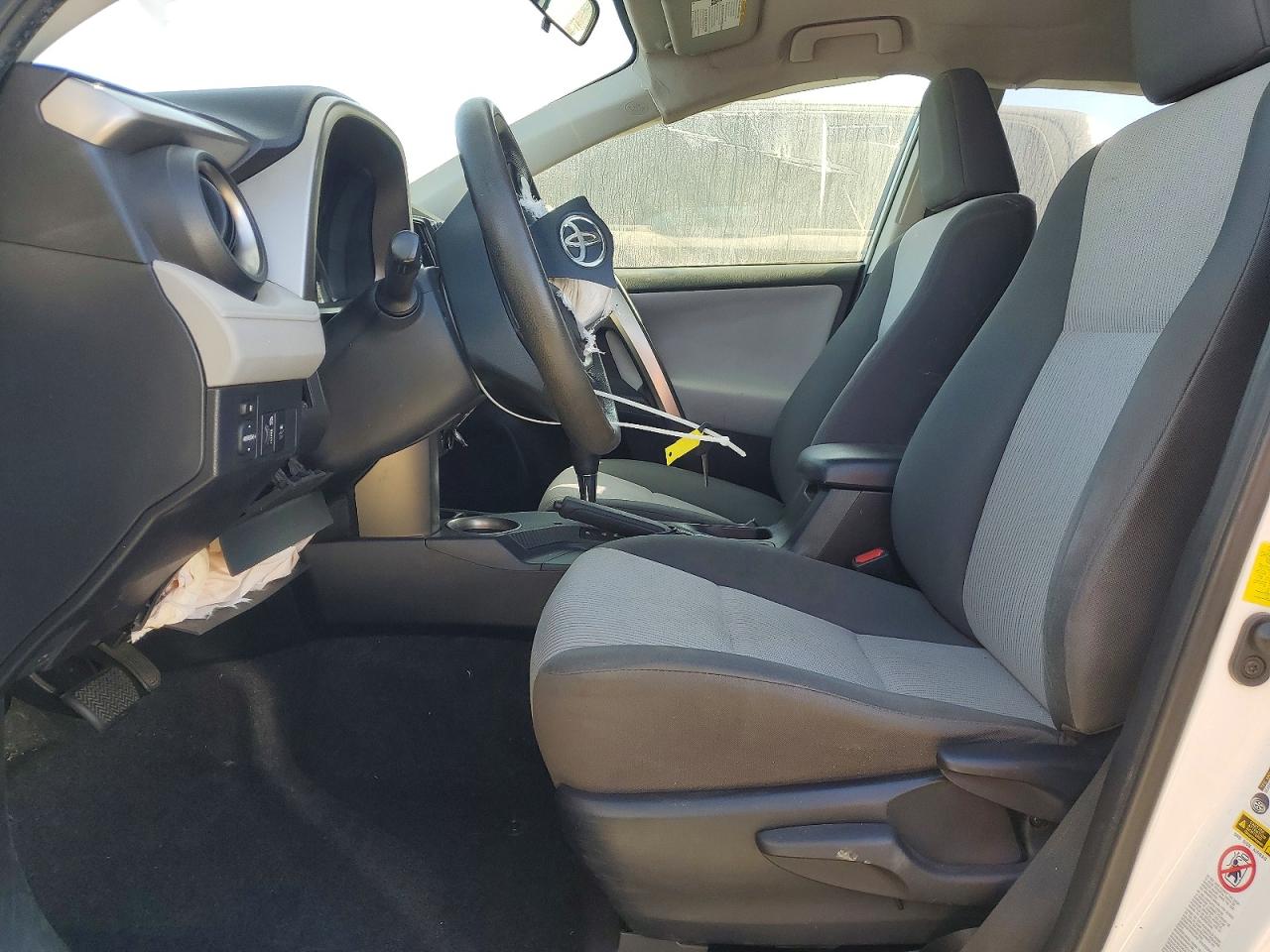 2015 Toyota Rav4 Le Белый vin: JTMZFREV4FD043000