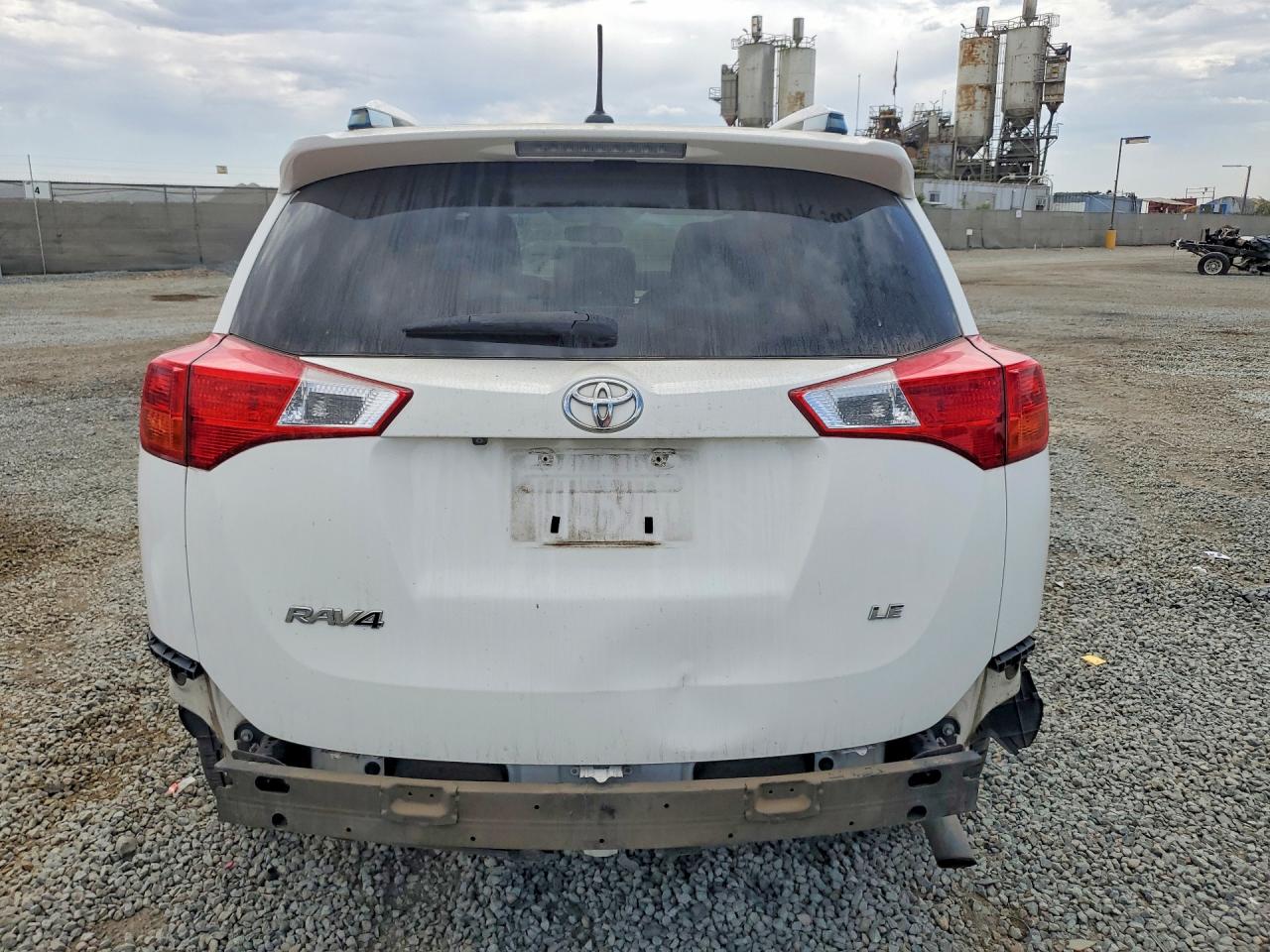 2015 Toyota Rav4 Le Белый vin: JTMZFREV4FD043000