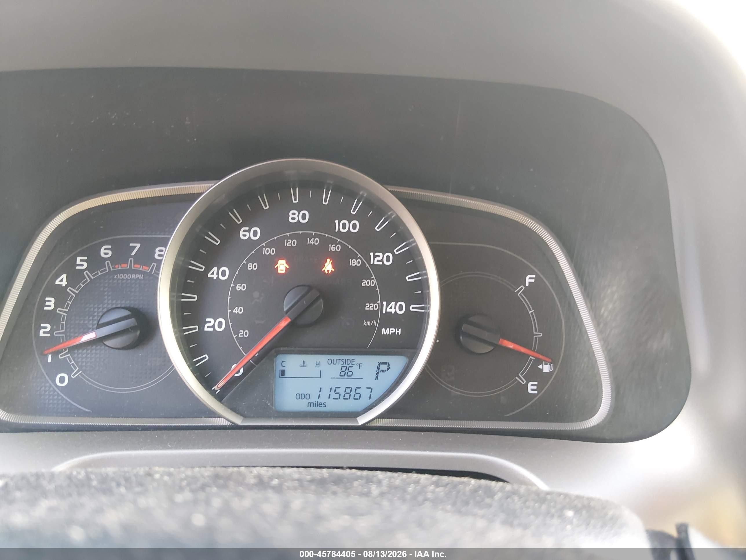 2015 Toyota Rav4 Le White vin: JTMZFREV4FJ031706
