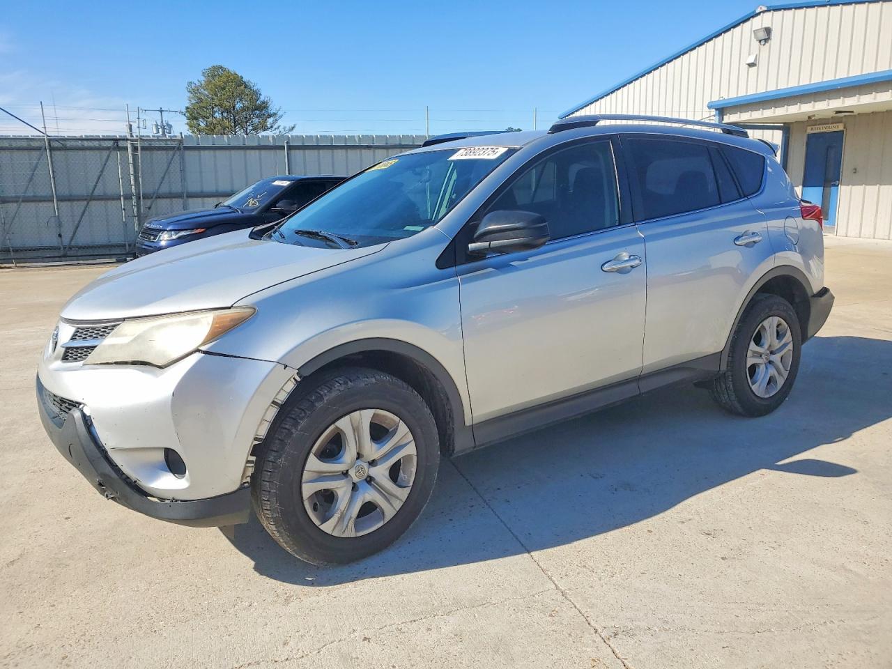 2015 Toyota Rav4 Le Silver vin: JTMZFREV4FJ033987