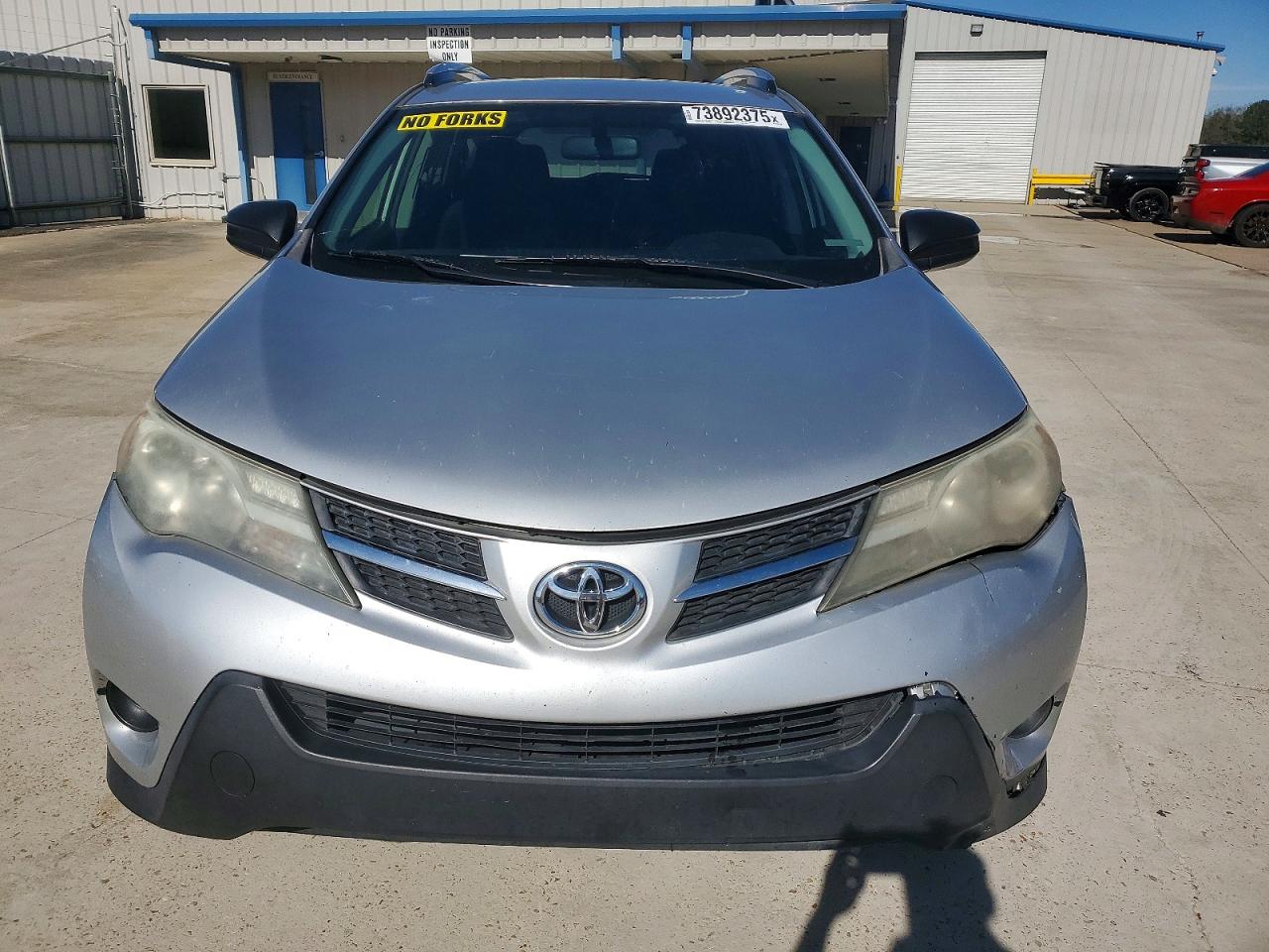 2015 Toyota Rav4 Le Silver vin: JTMZFREV4FJ033987