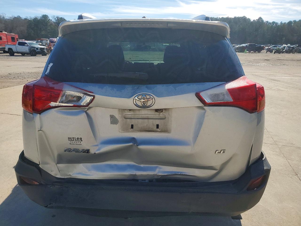 2015 Toyota Rav4 Le Silver vin: JTMZFREV4FJ033987