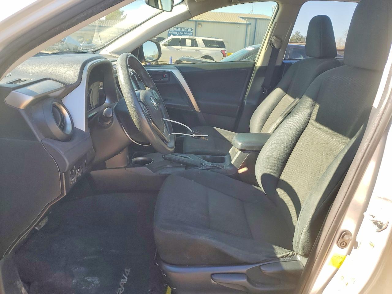 2015 Toyota Rav4 Le Silver vin: JTMZFREV4FJ033987
