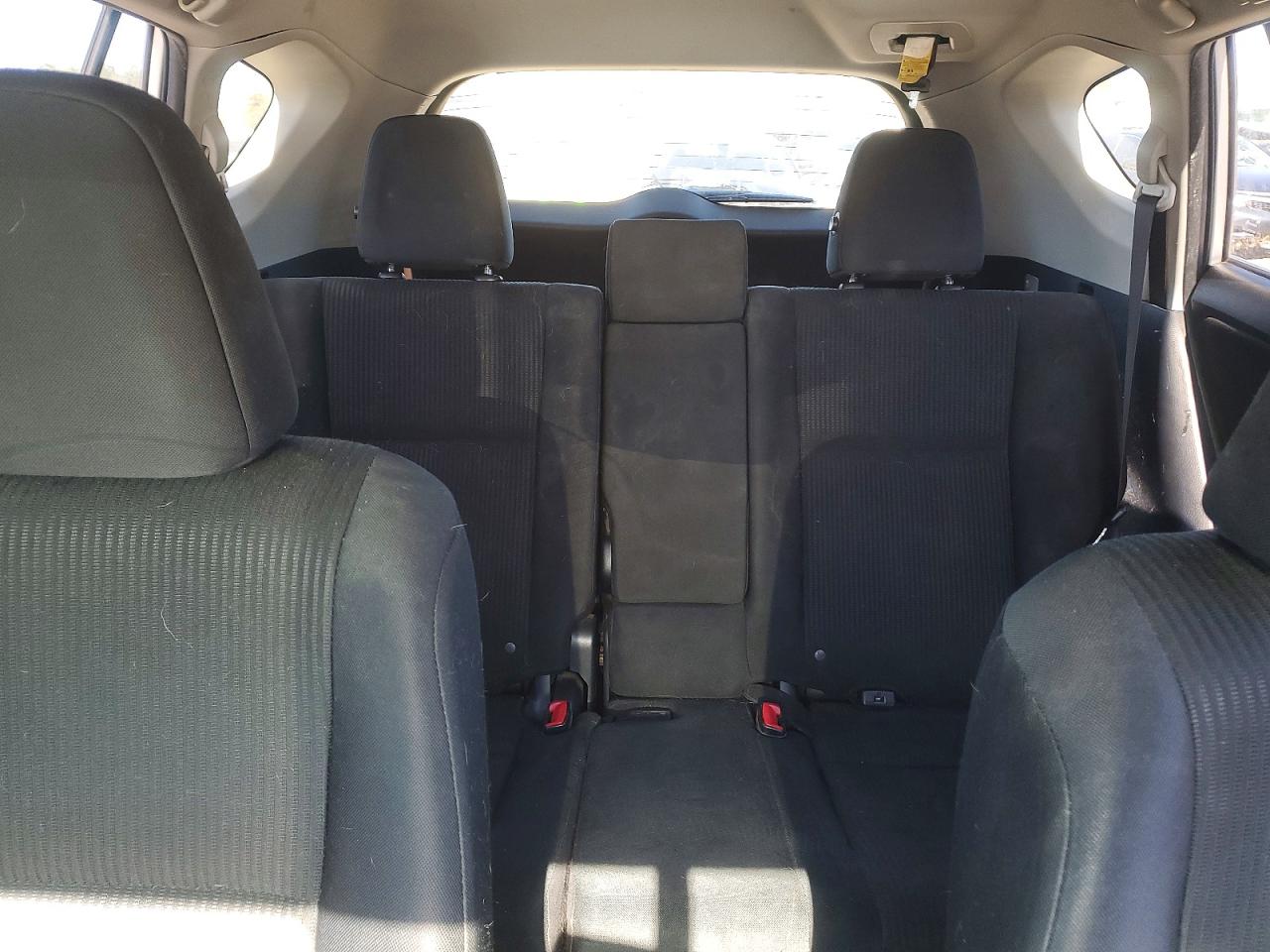 2015 Toyota Rav4 Le Silver vin: JTMZFREV4FJ033987