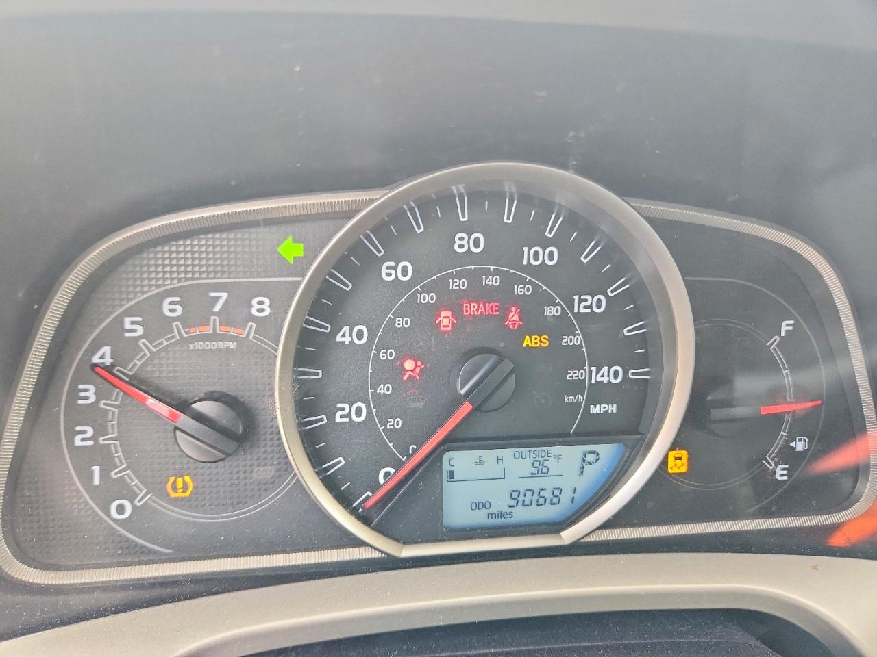2015 Toyota Rav4 Le Silver vin: JTMZFREV4FJ054502