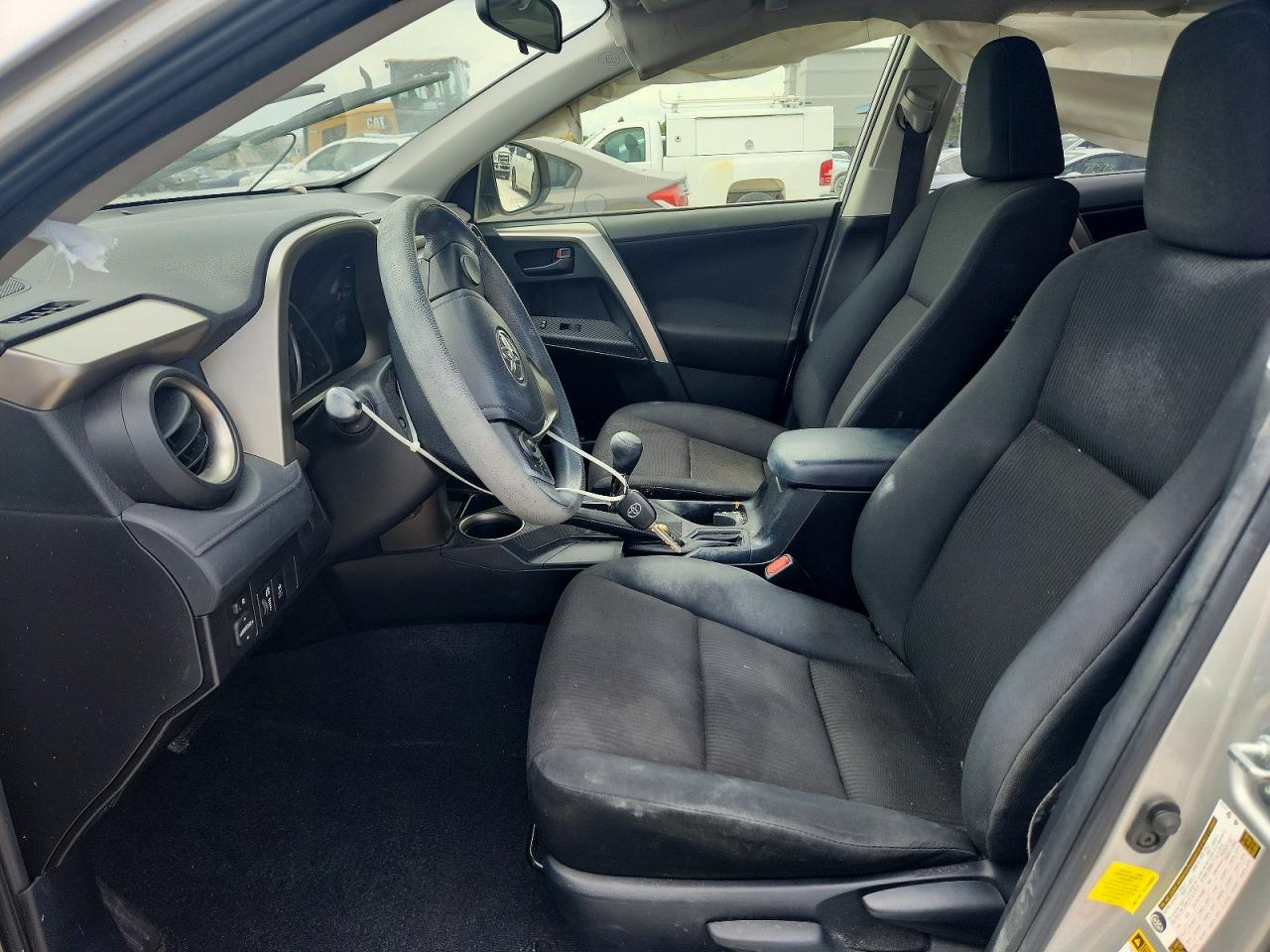 2015 Toyota Rav4 Le Silver vin: JTMZFREV4FJ054502