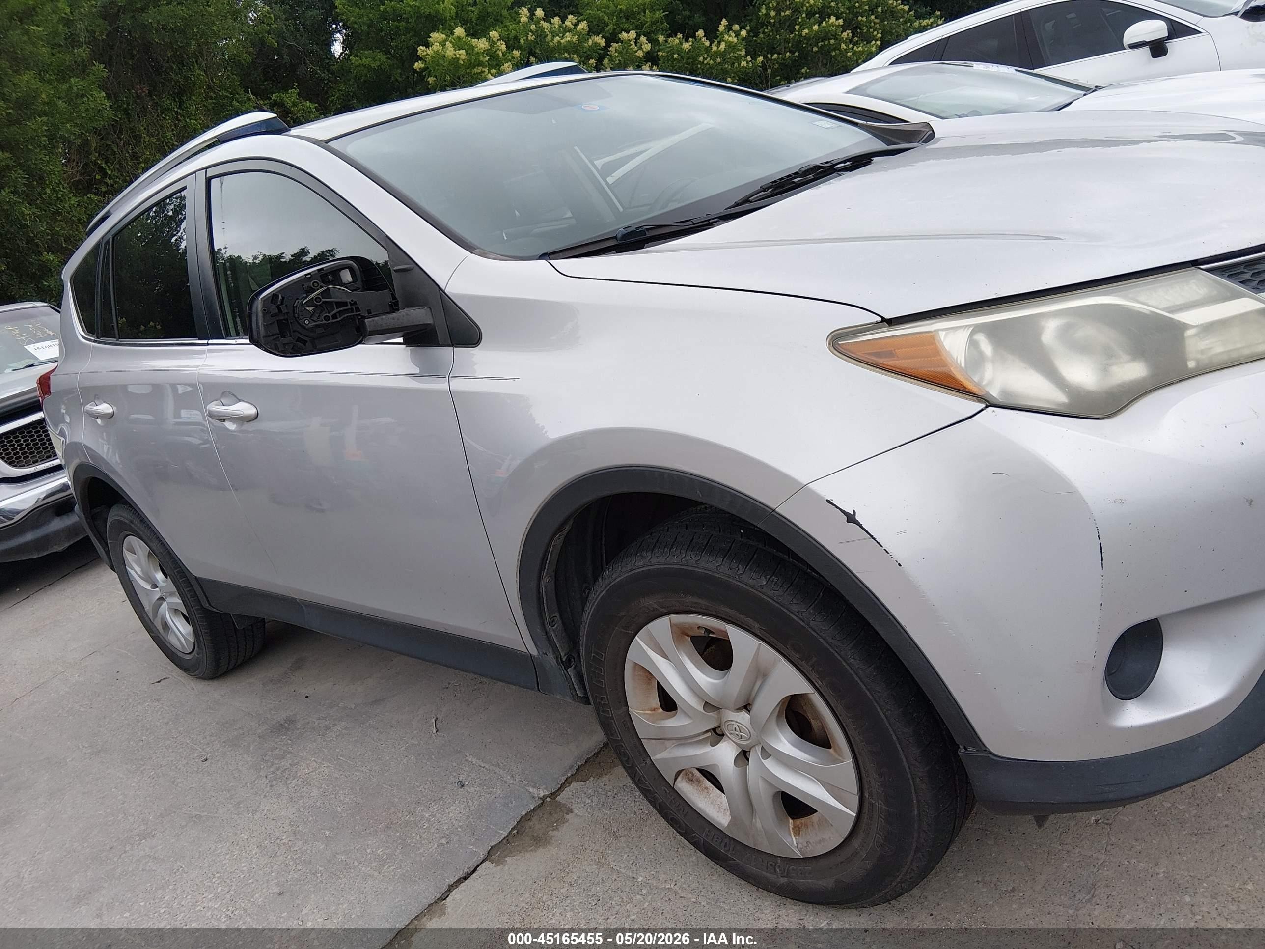 2015 Toyota Rav4 Le Silver vin: JTMZFREV4FJ057755