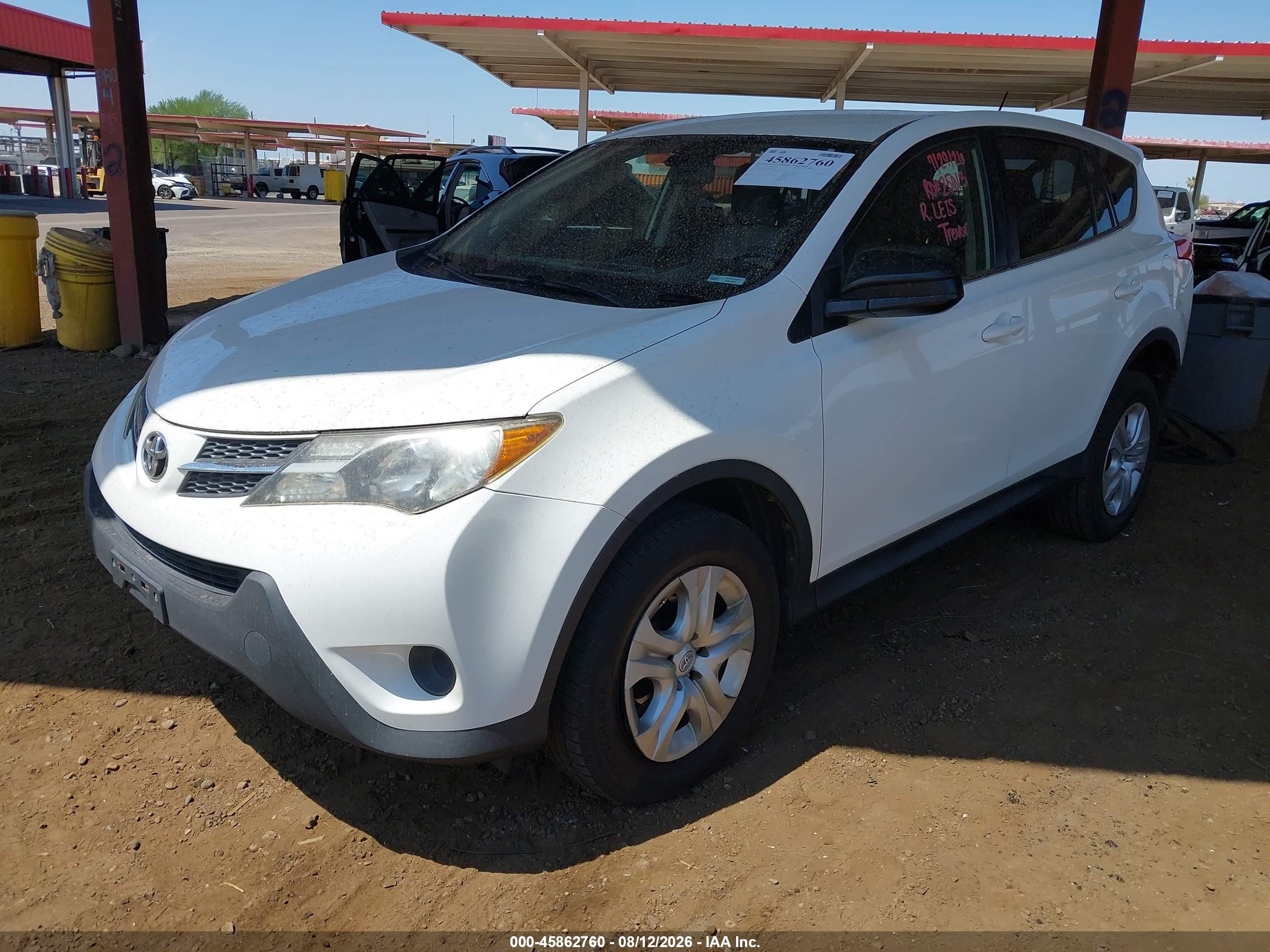 2015 Toyota Rav4 Le White vin: JTMZFREV4FJ059313