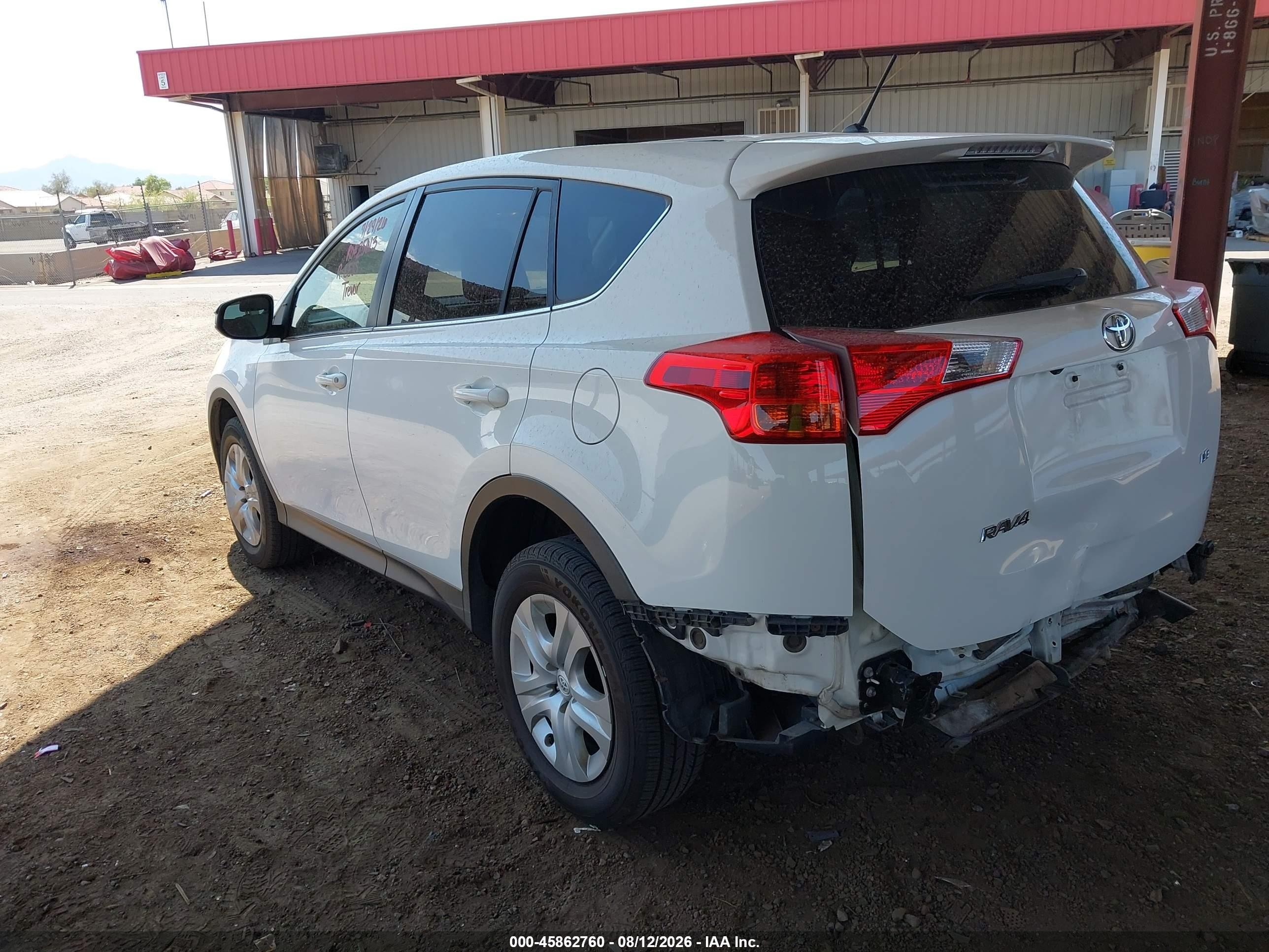 2015 Toyota Rav4 Le White vin: JTMZFREV4FJ059313