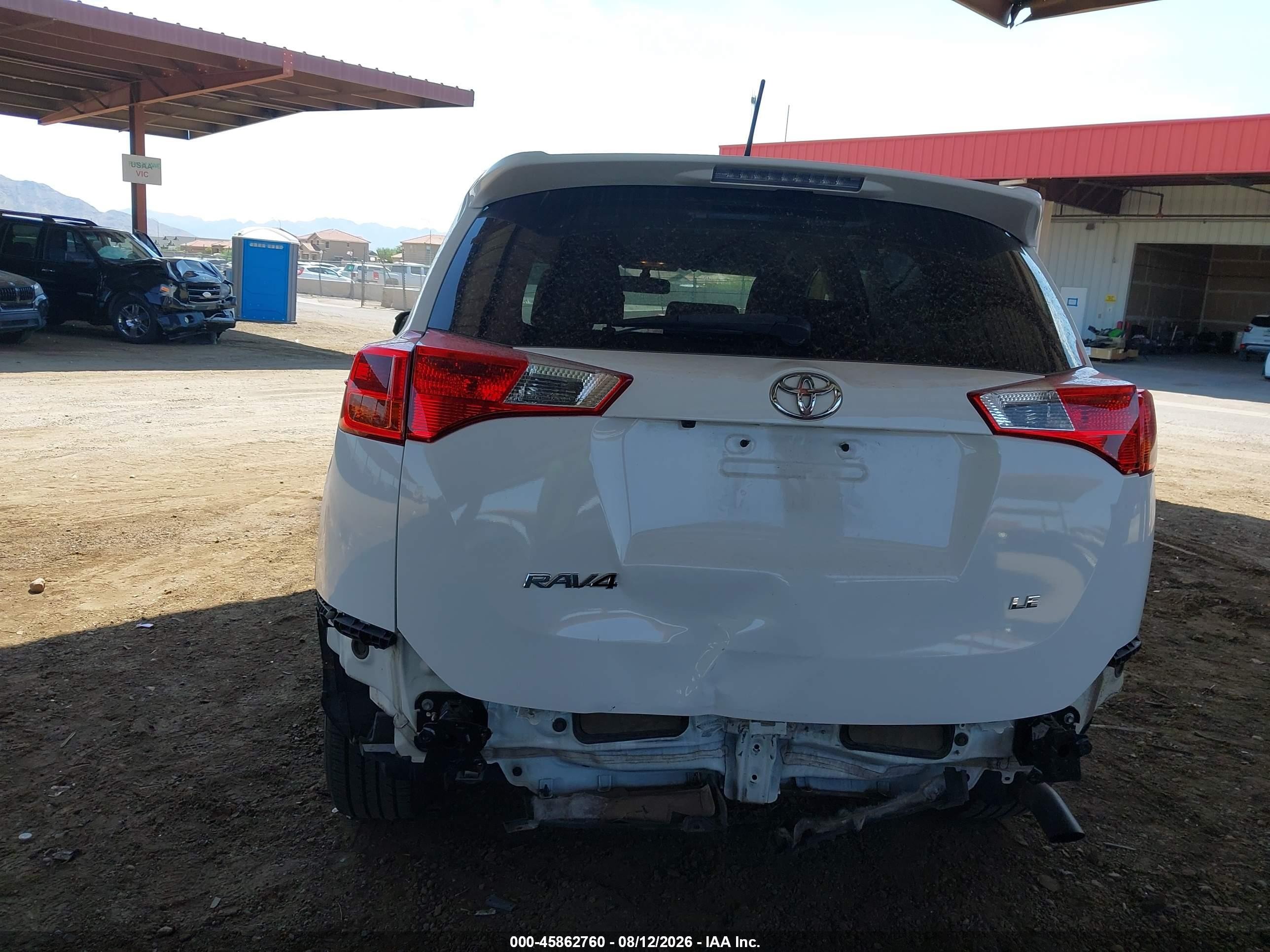 2015 Toyota Rav4 Le White vin: JTMZFREV4FJ059313