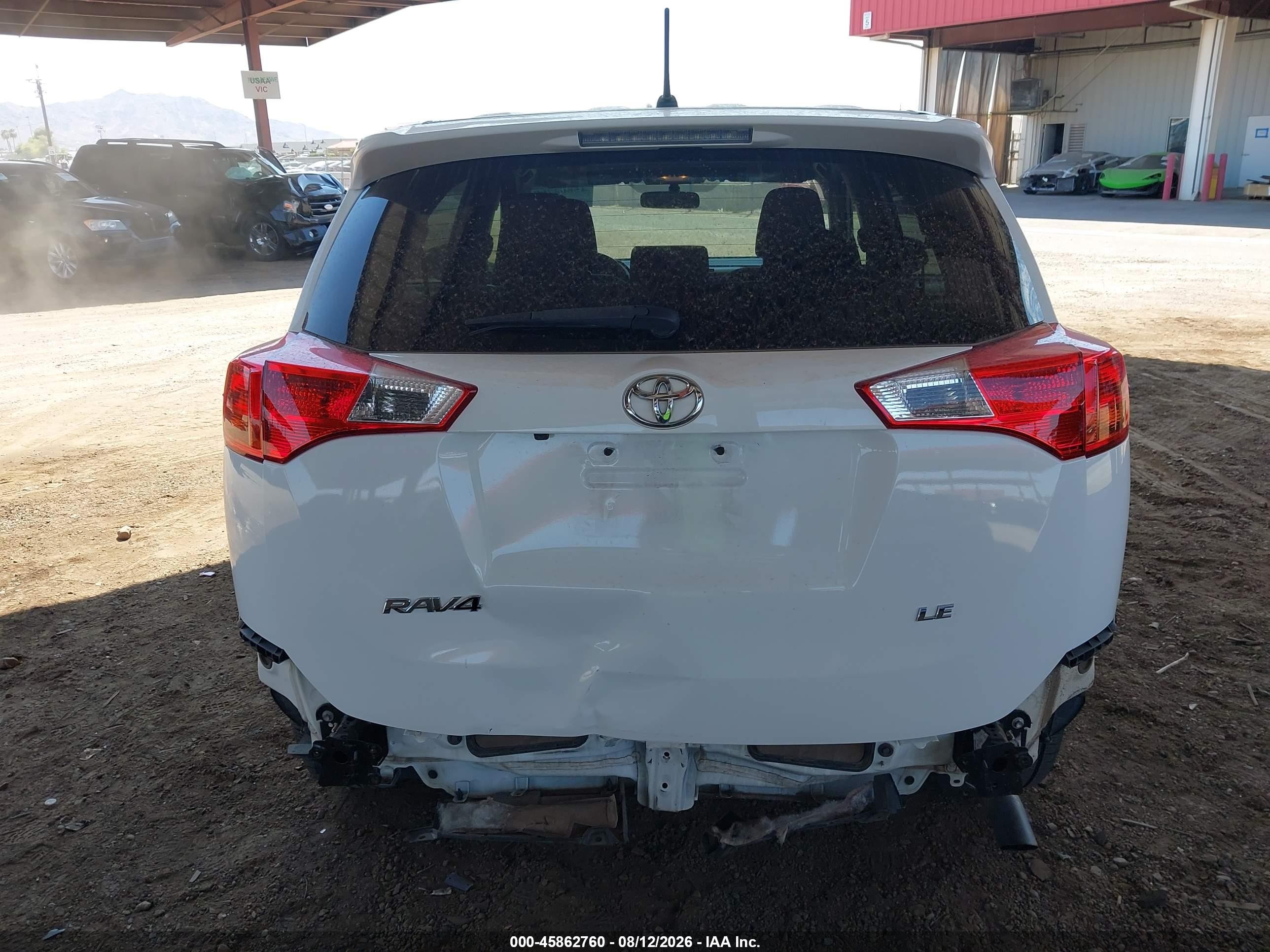 2015 Toyota Rav4 Le White vin: JTMZFREV4FJ059313