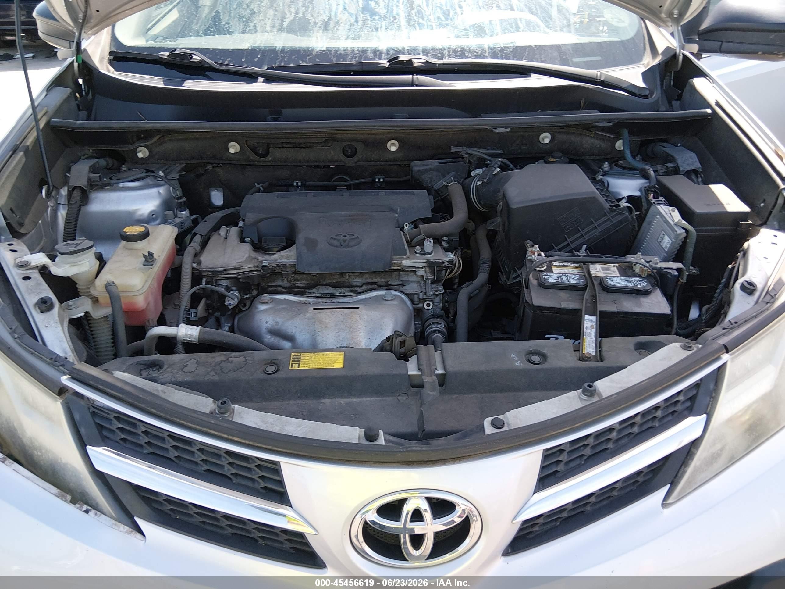 2013 Toyota Rav4 Le Silver vin: JTMZFREV5D5000213