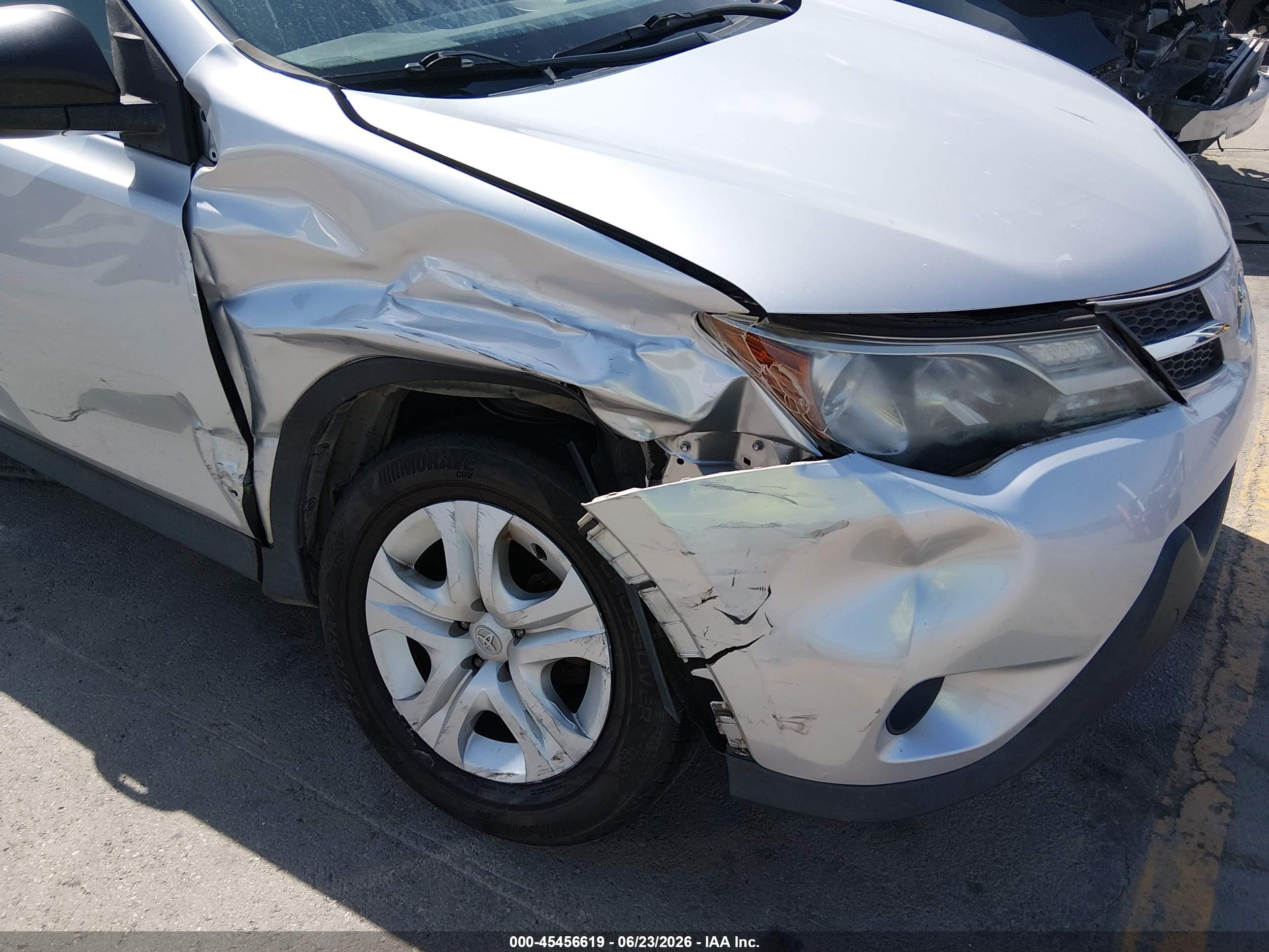 2013 Toyota Rav4 Le Silver vin: JTMZFREV5D5000213