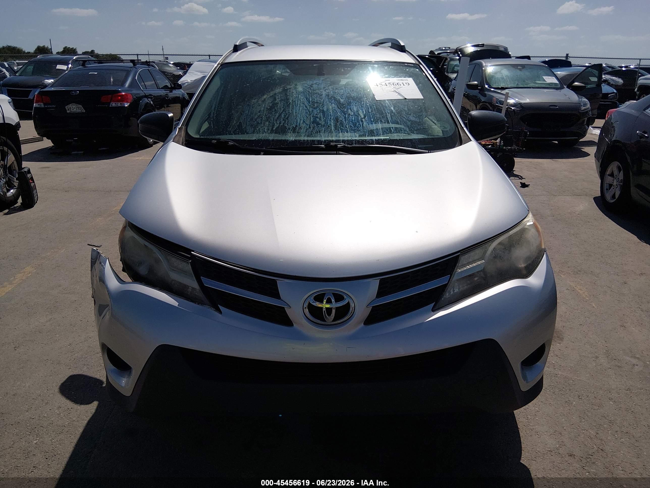 2013 Toyota Rav4 Le Silver vin: JTMZFREV5D5000213