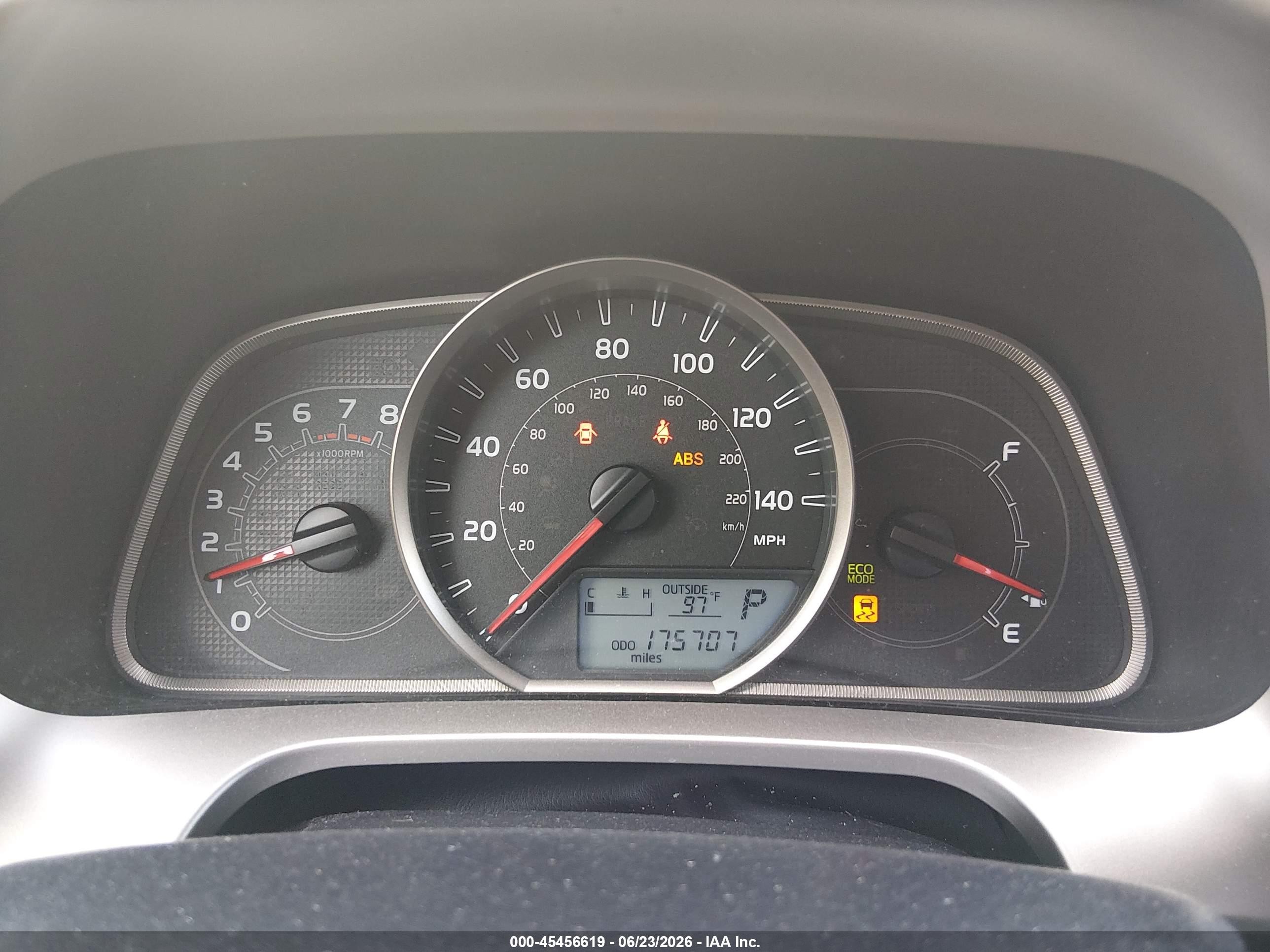 2013 Toyota Rav4 Le Silver vin: JTMZFREV5D5000213