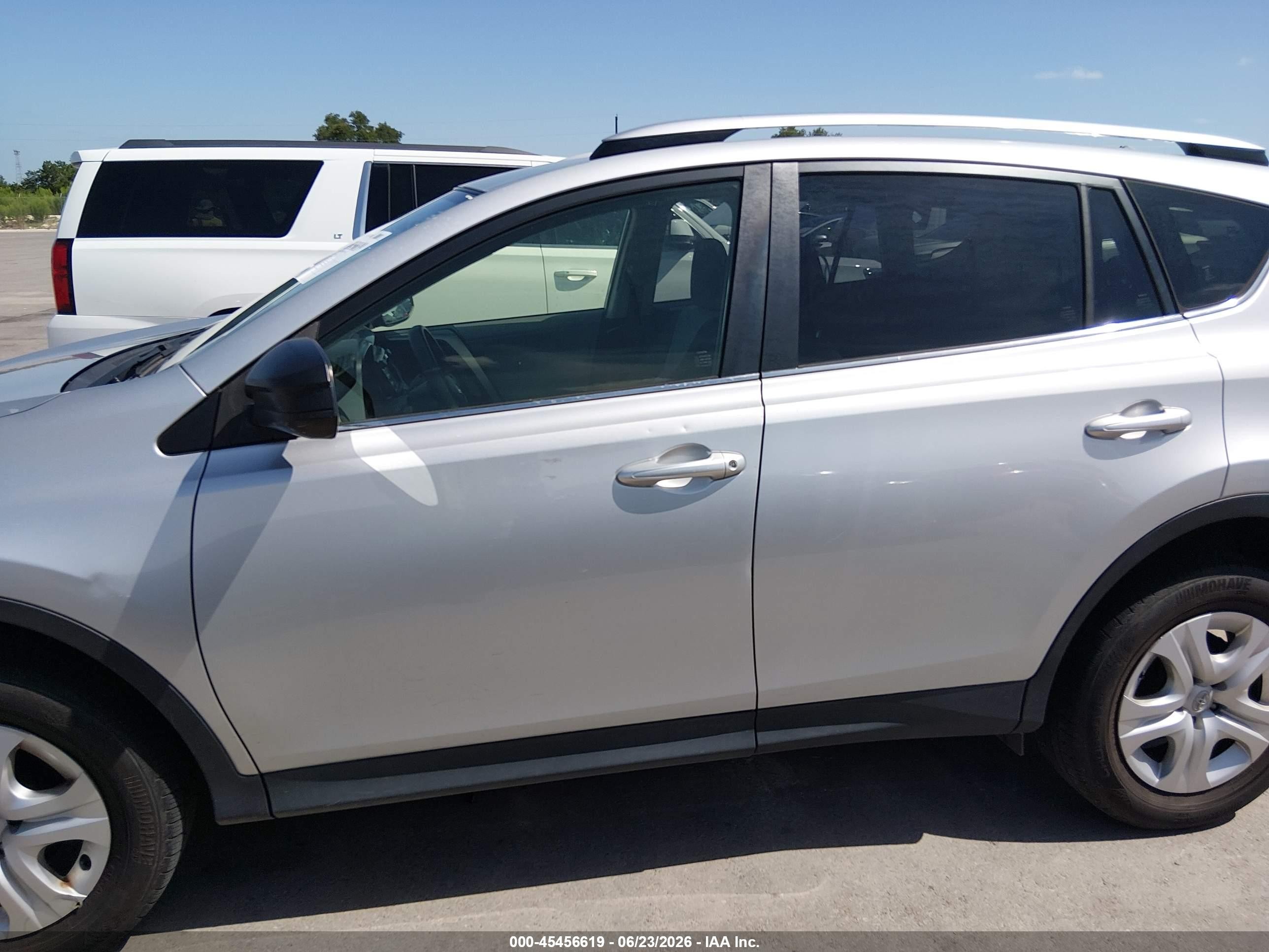 2013 Toyota Rav4 Le Silver vin: JTMZFREV5D5000213