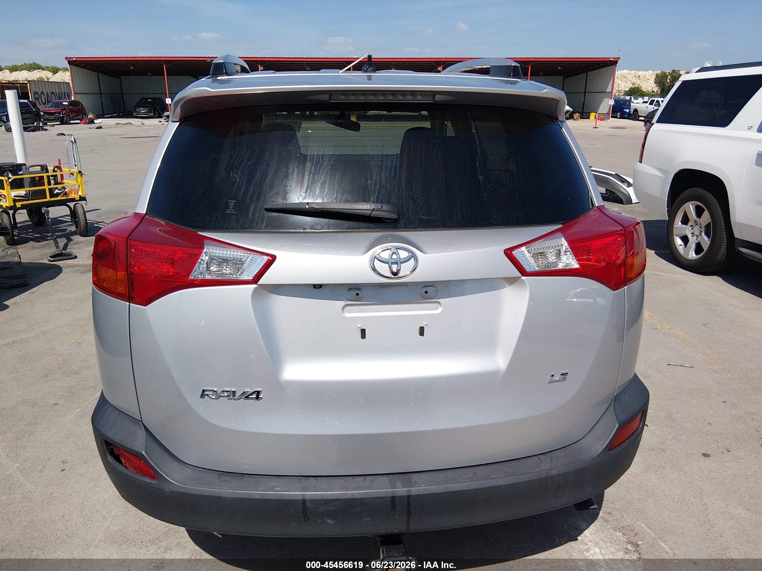 2013 Toyota Rav4 Le Silver vin: JTMZFREV5D5000213