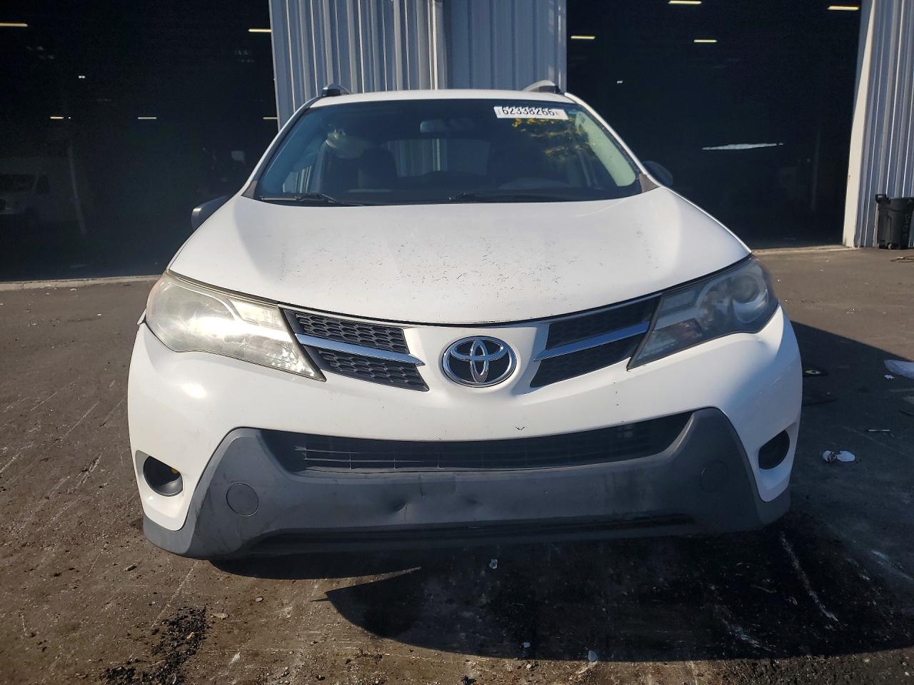 2013 Toyota Rav4 Le White vin: JTMZFREV5D5012829