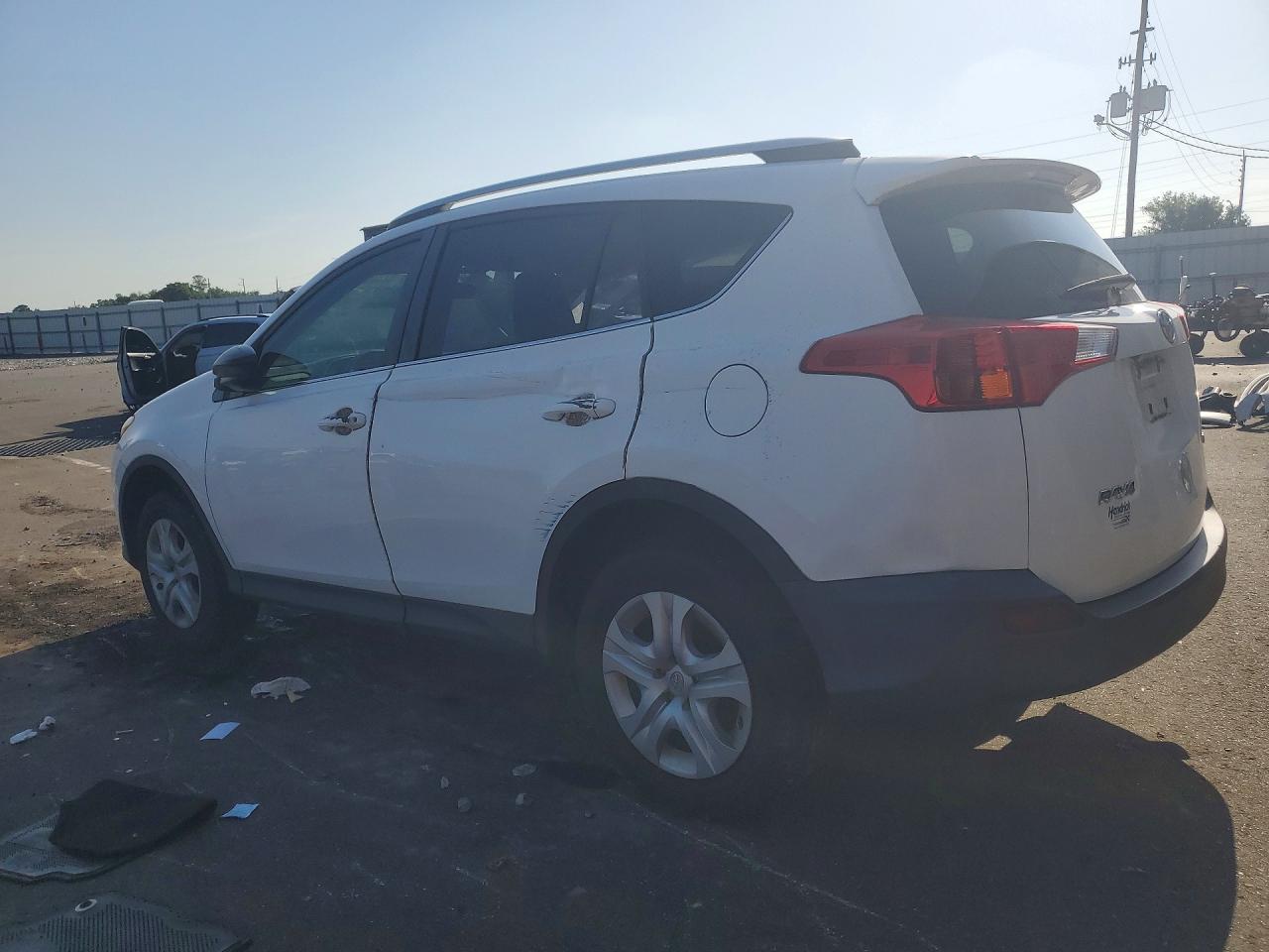 2013 Toyota Rav4 Le White vin: JTMZFREV5D5012829