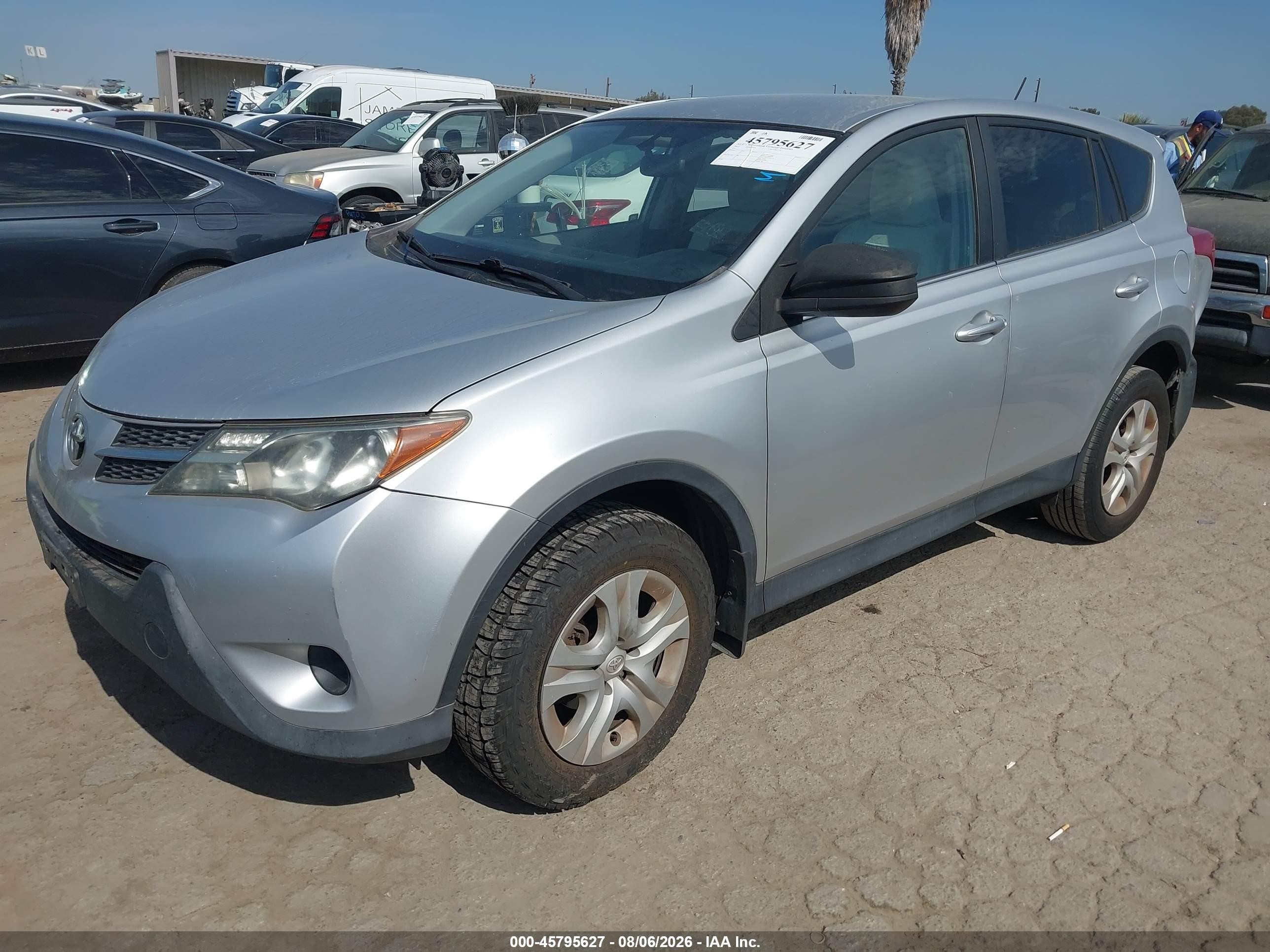 2013 Toyota Rav4 Le Silver vin: JTMZFREV5DD019432