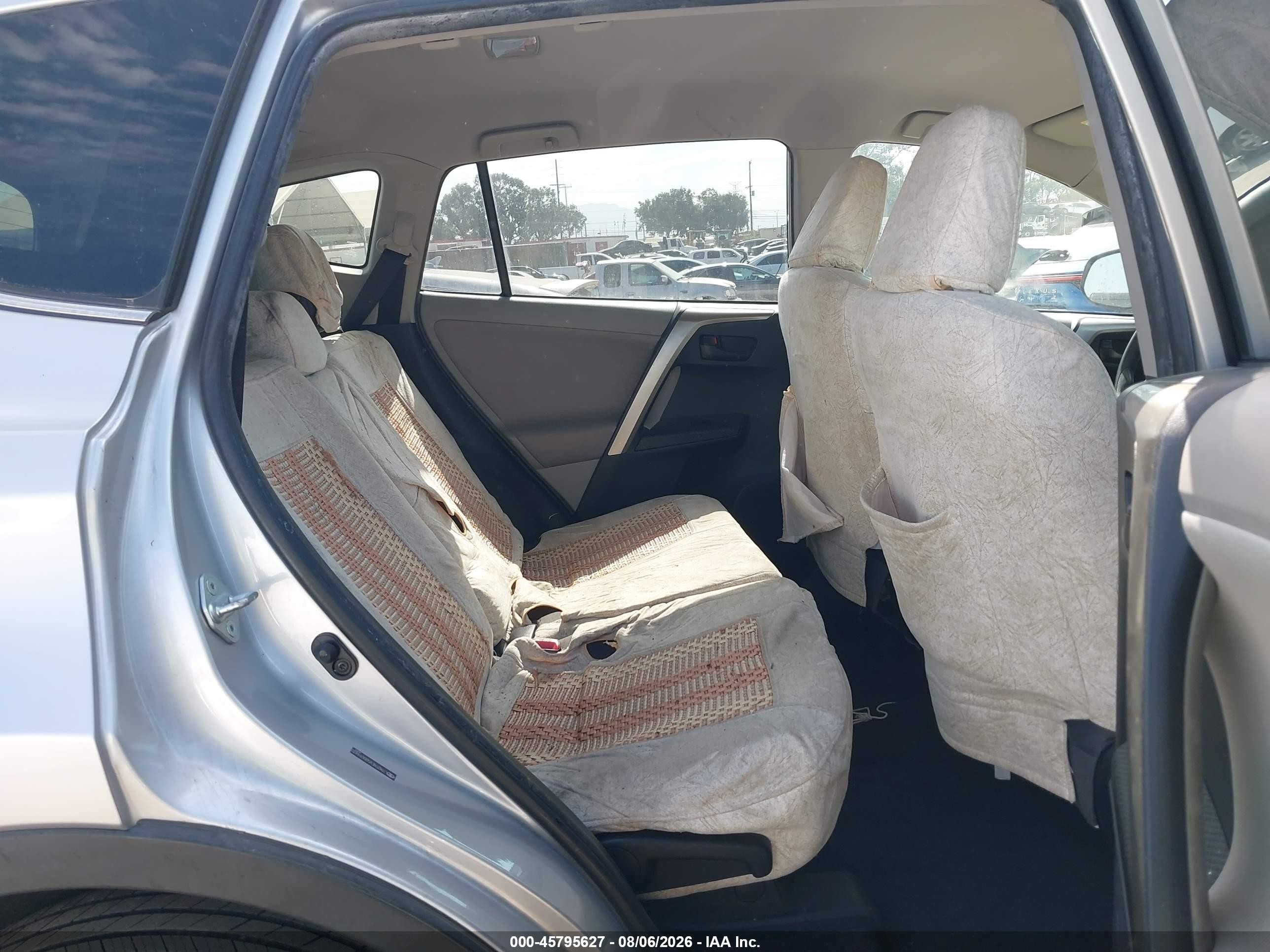 2013 Toyota Rav4 Le Silver vin: JTMZFREV5DD019432