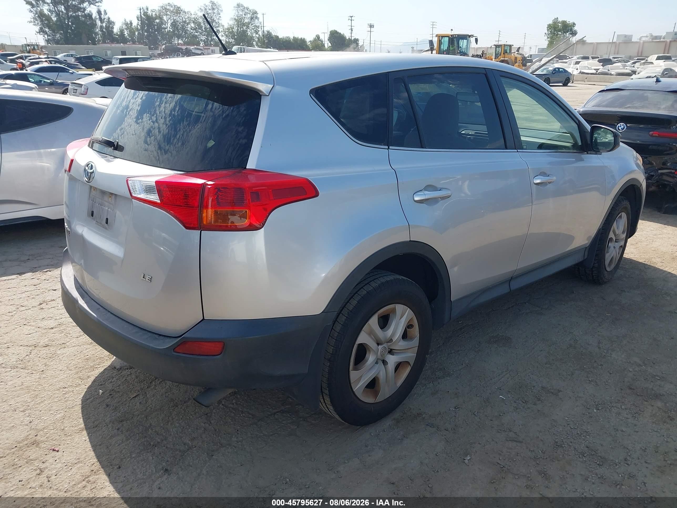 2013 Toyota Rav4 Le Silver vin: JTMZFREV5DD019432