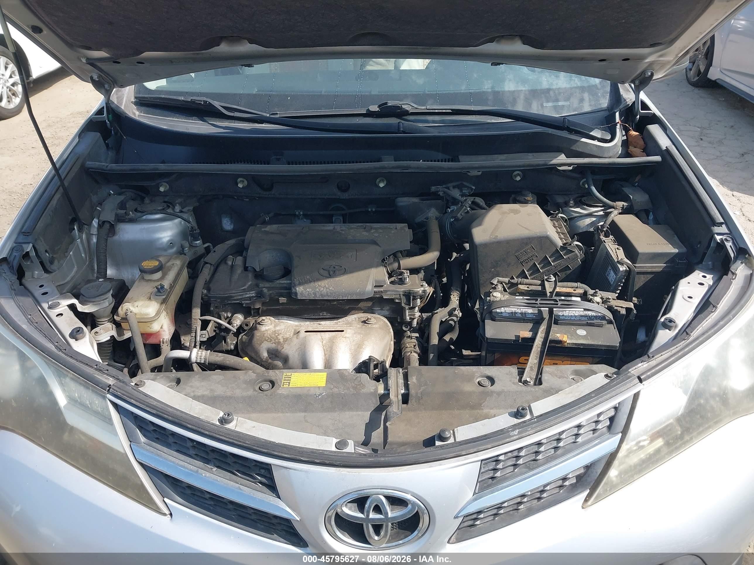 2013 Toyota Rav4 Le Silver vin: JTMZFREV5DD019432