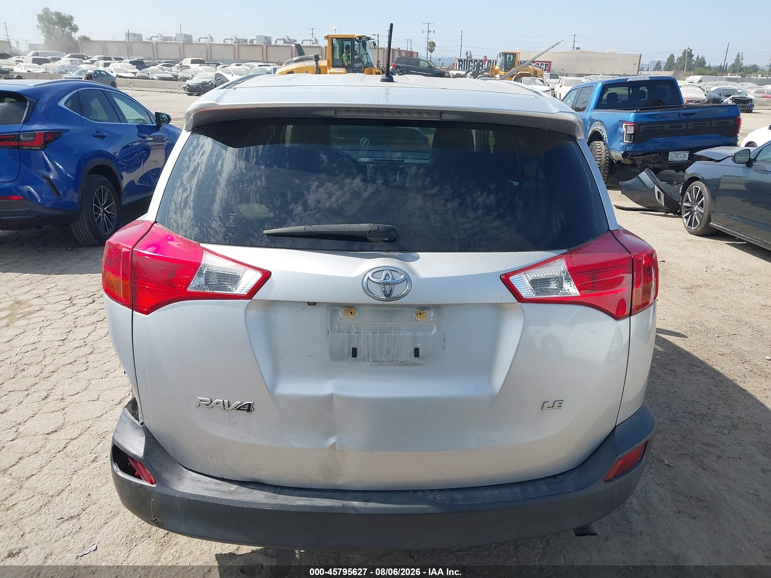 2013 Toyota Rav4 Le Silver vin: JTMZFREV5DD019432
