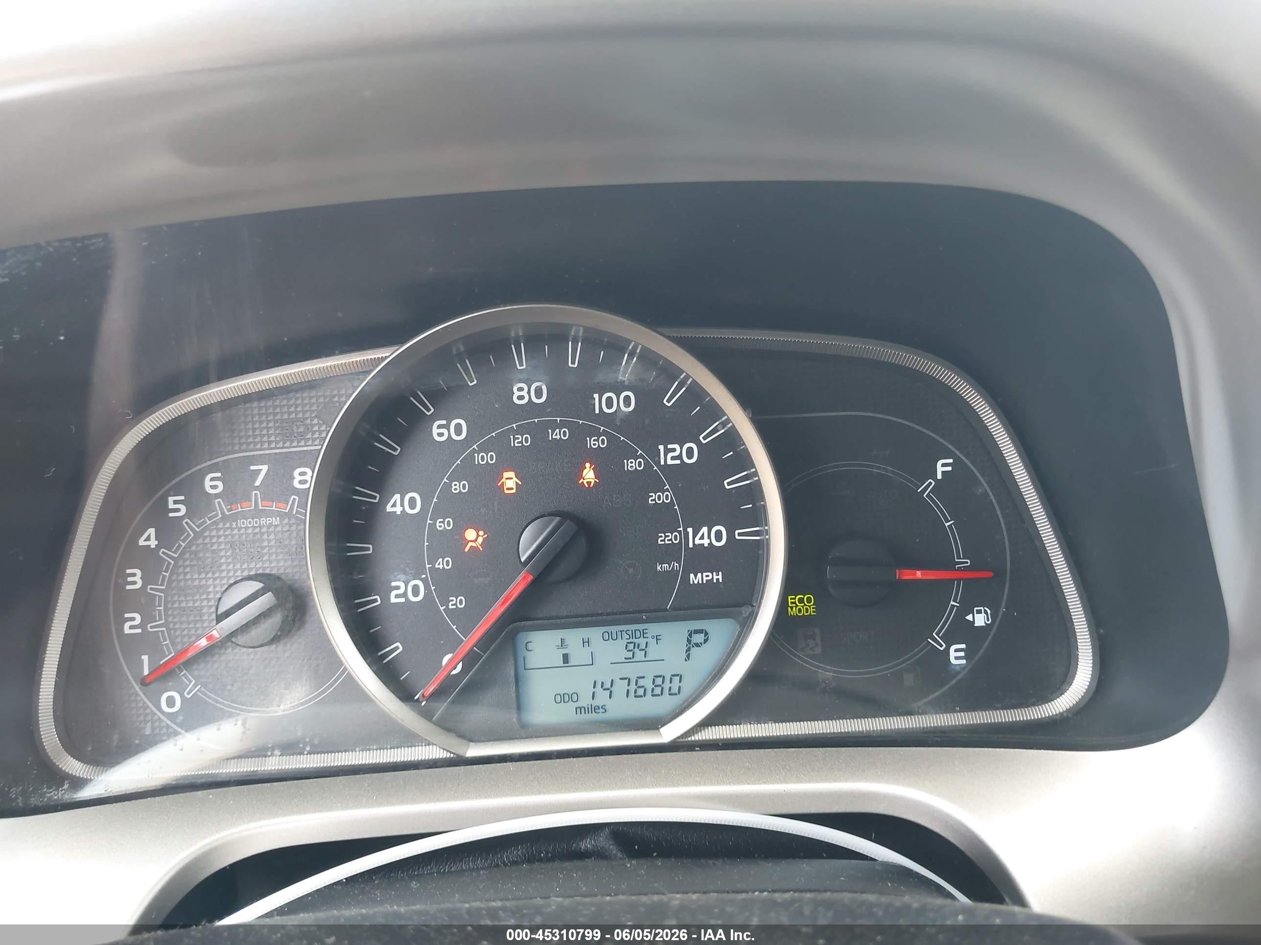 2014 Toyota Rav4 Le Blue vin: JTMZFREV5ED029945
