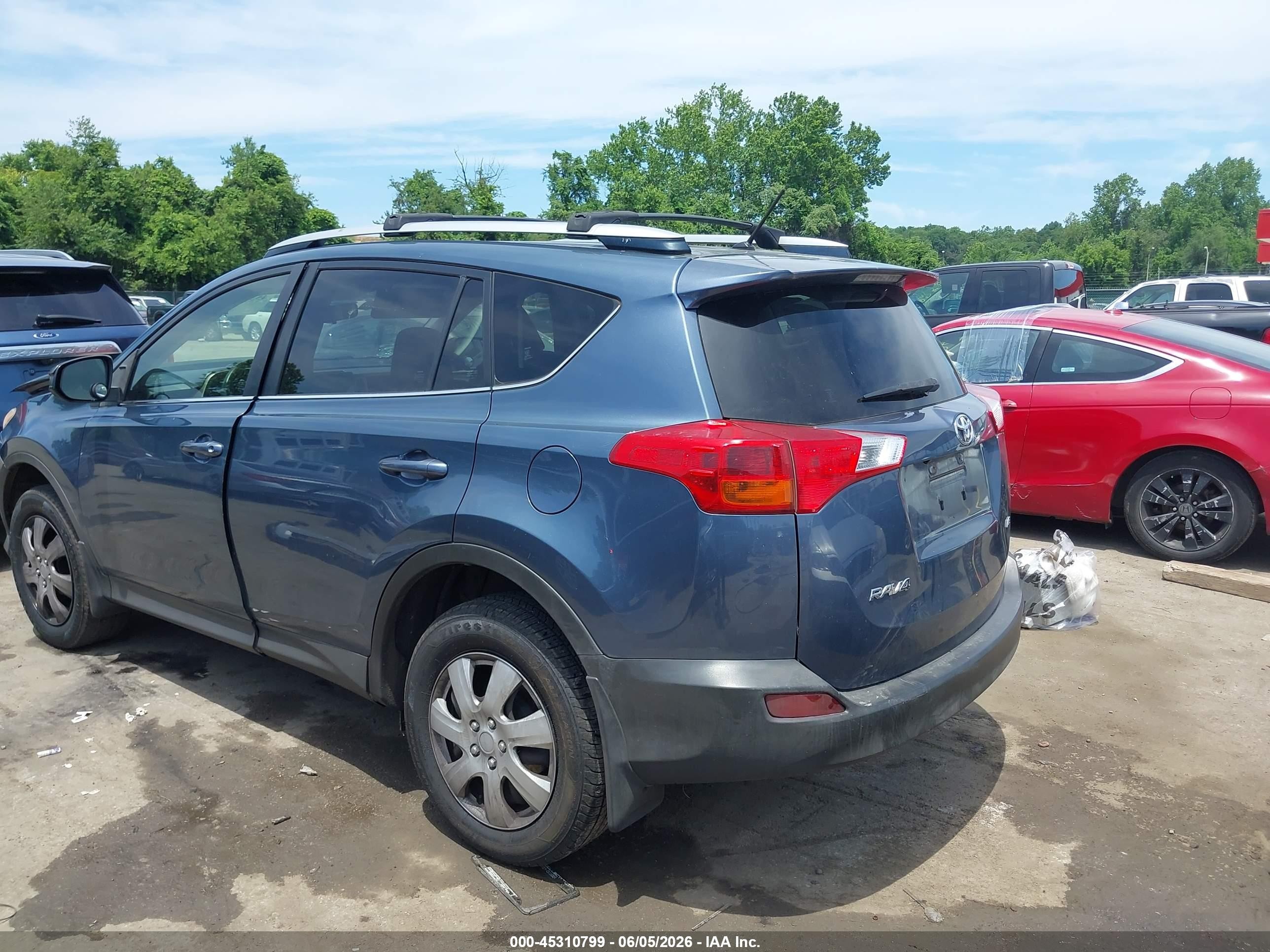 2014 Toyota Rav4 Le Blue vin: JTMZFREV5ED029945