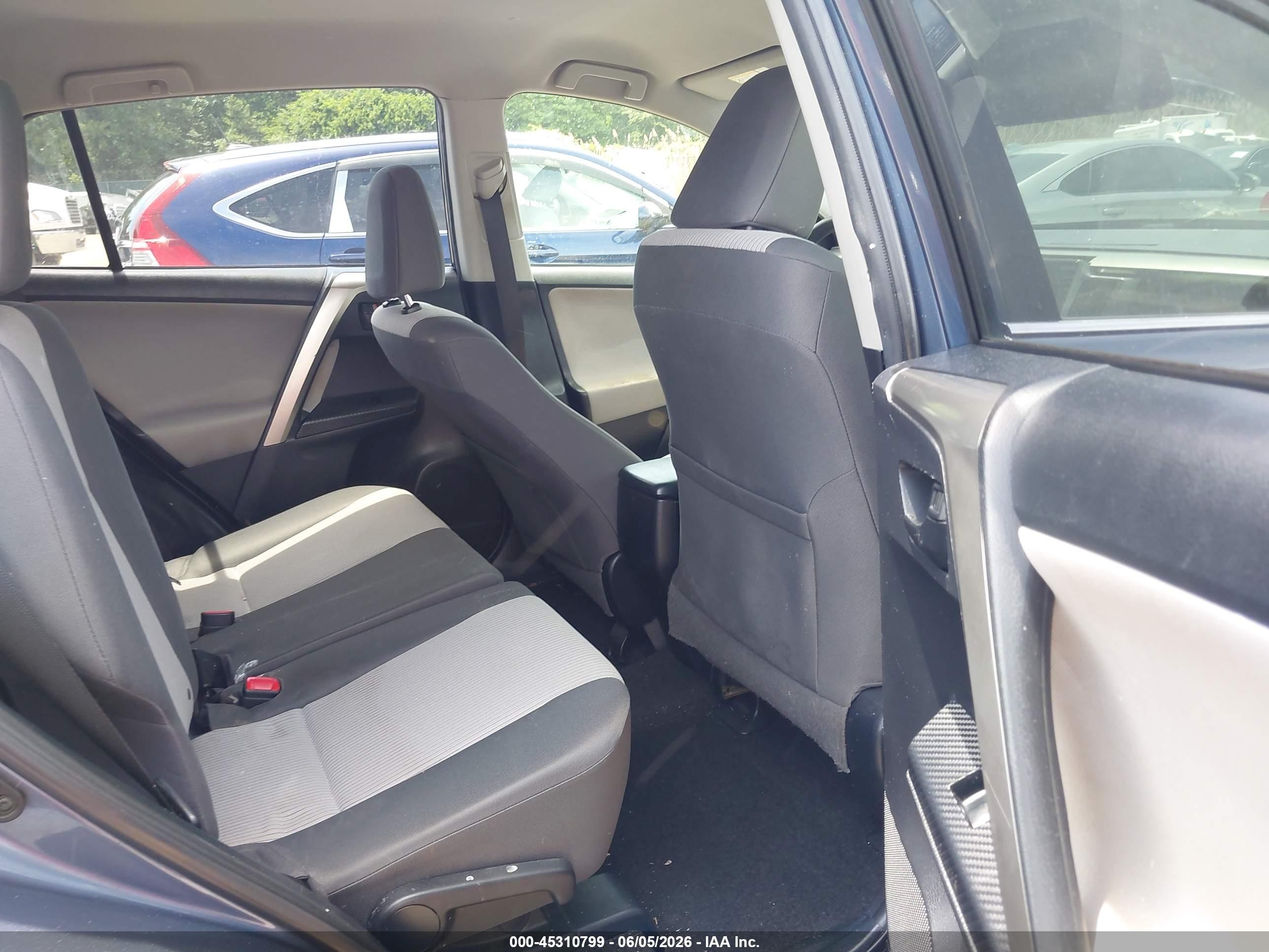 2014 Toyota Rav4 Le Blue vin: JTMZFREV5ED029945
