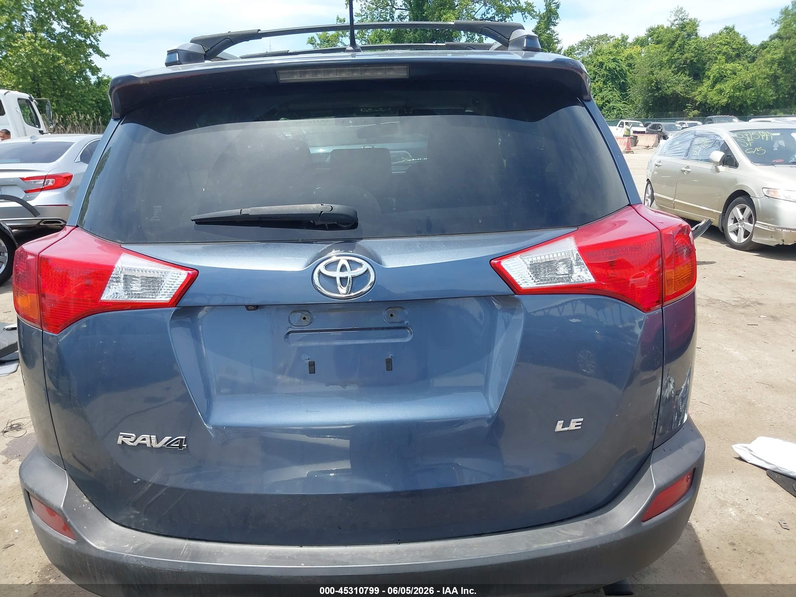 2014 Toyota Rav4 Le Blue vin: JTMZFREV5ED029945