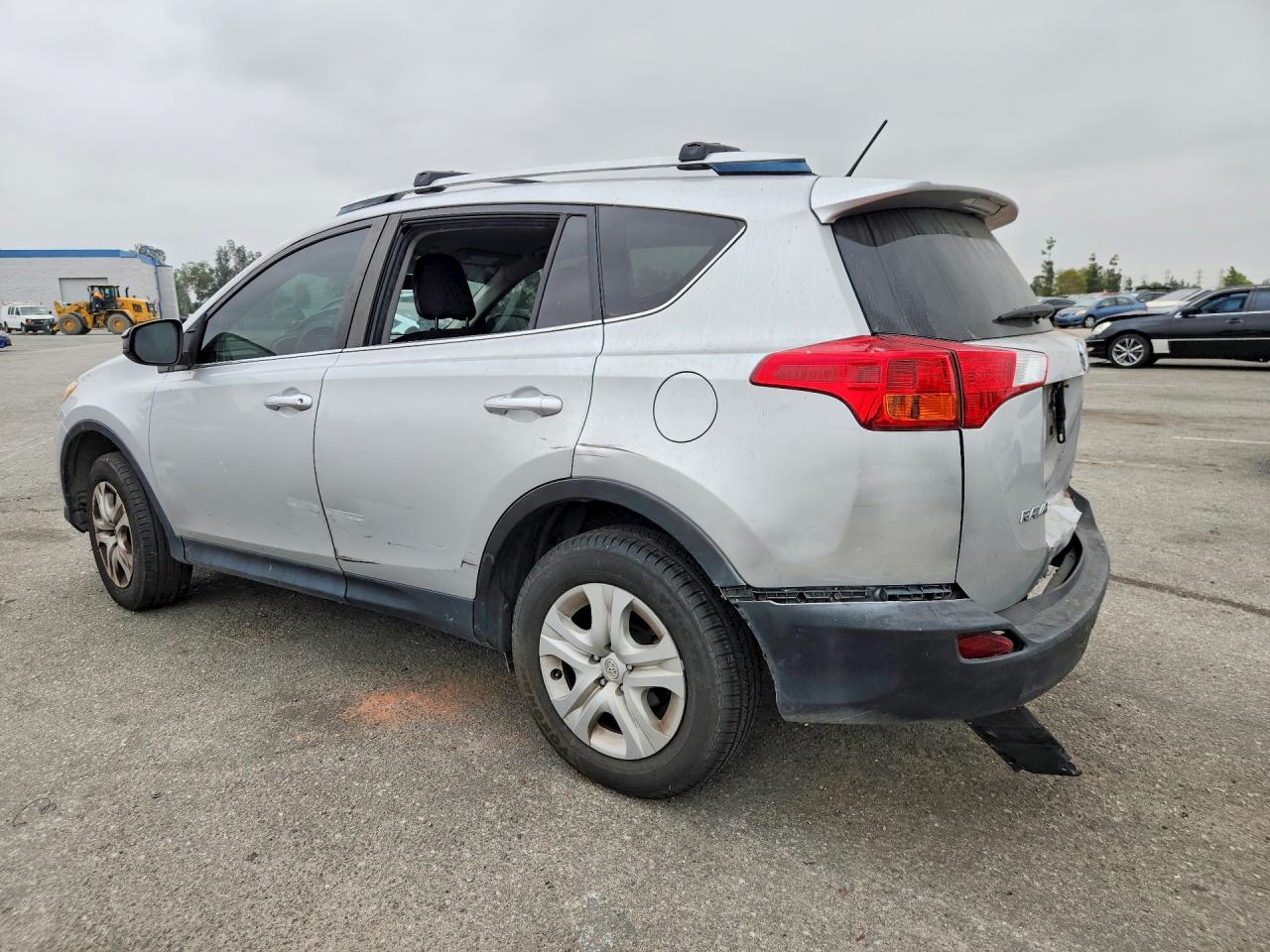 2014 Toyota Rav4 Le Silver vin: JTMZFREV5EJ004626