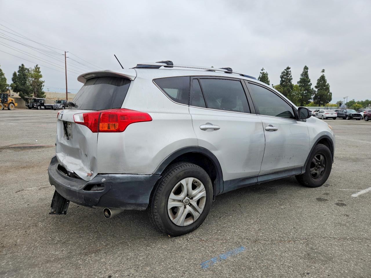 2014 Toyota Rav4 Le Silver vin: JTMZFREV5EJ004626