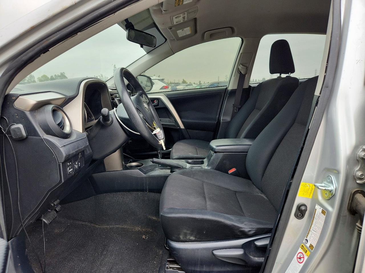 2014 Toyota Rav4 Le Silver vin: JTMZFREV5EJ004626