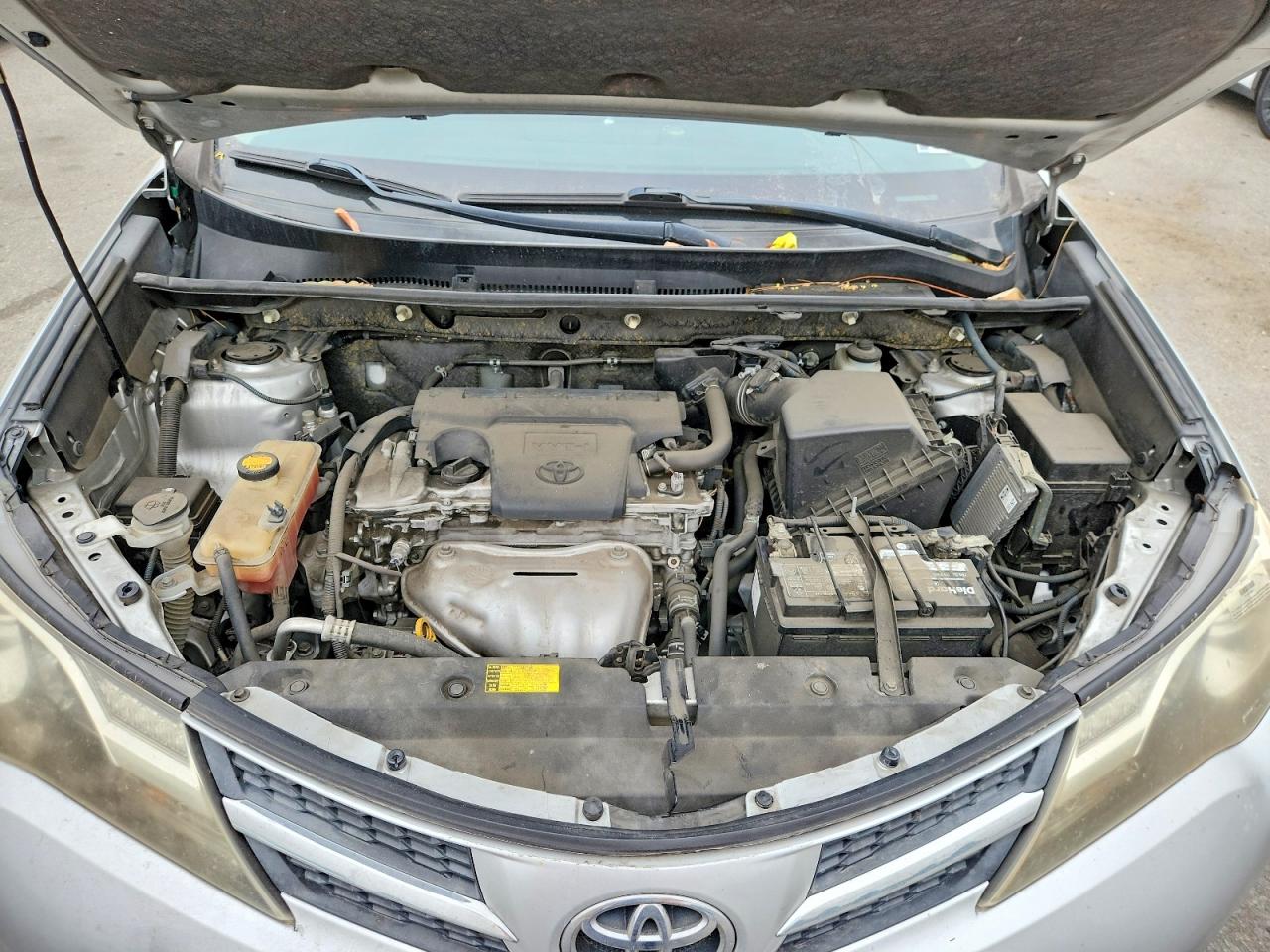 2014 Toyota Rav4 Le Silver vin: JTMZFREV5EJ004626