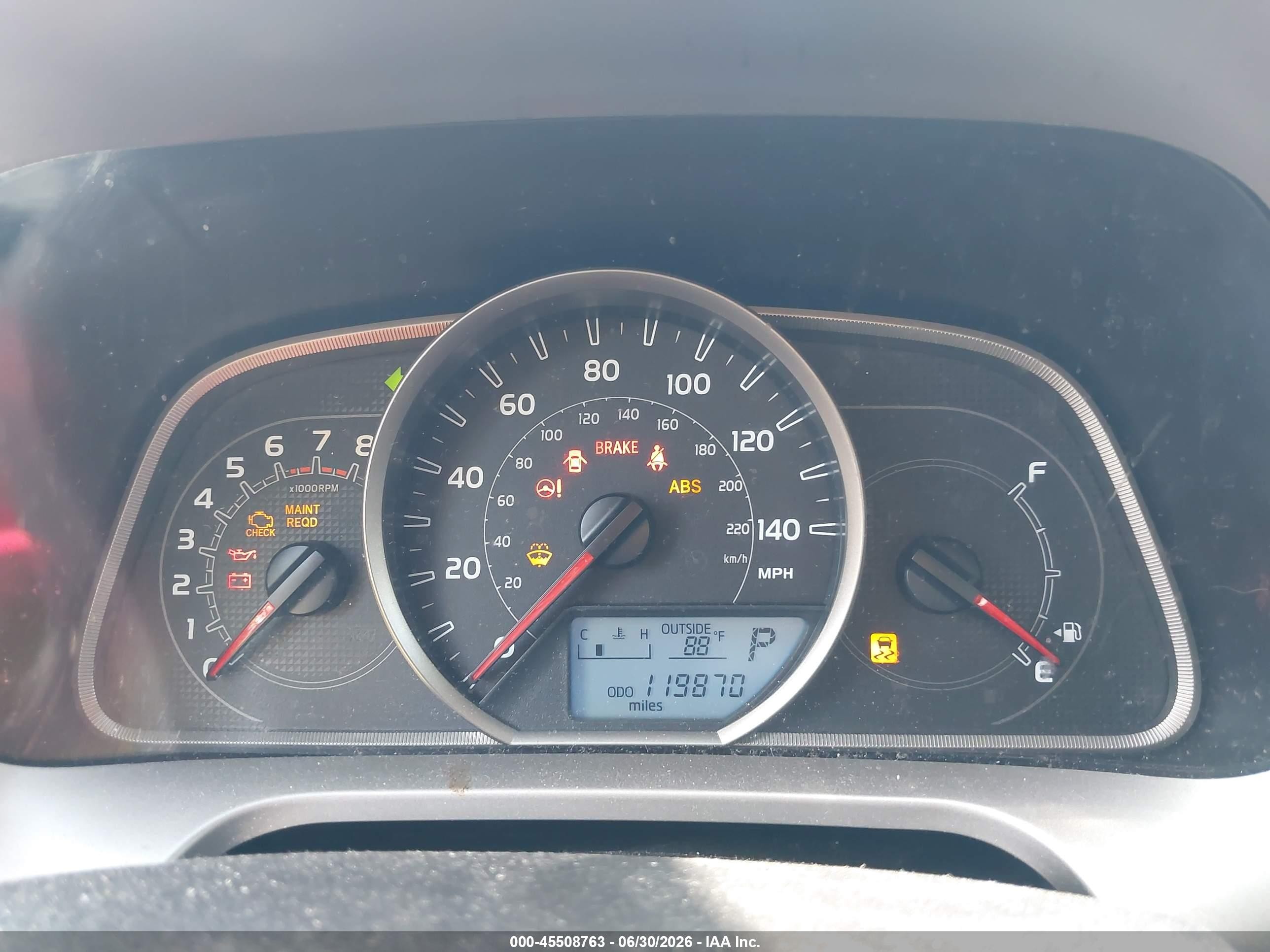 2014 Toyota Rav4 Le White vin: JTMZFREV5EJ007297