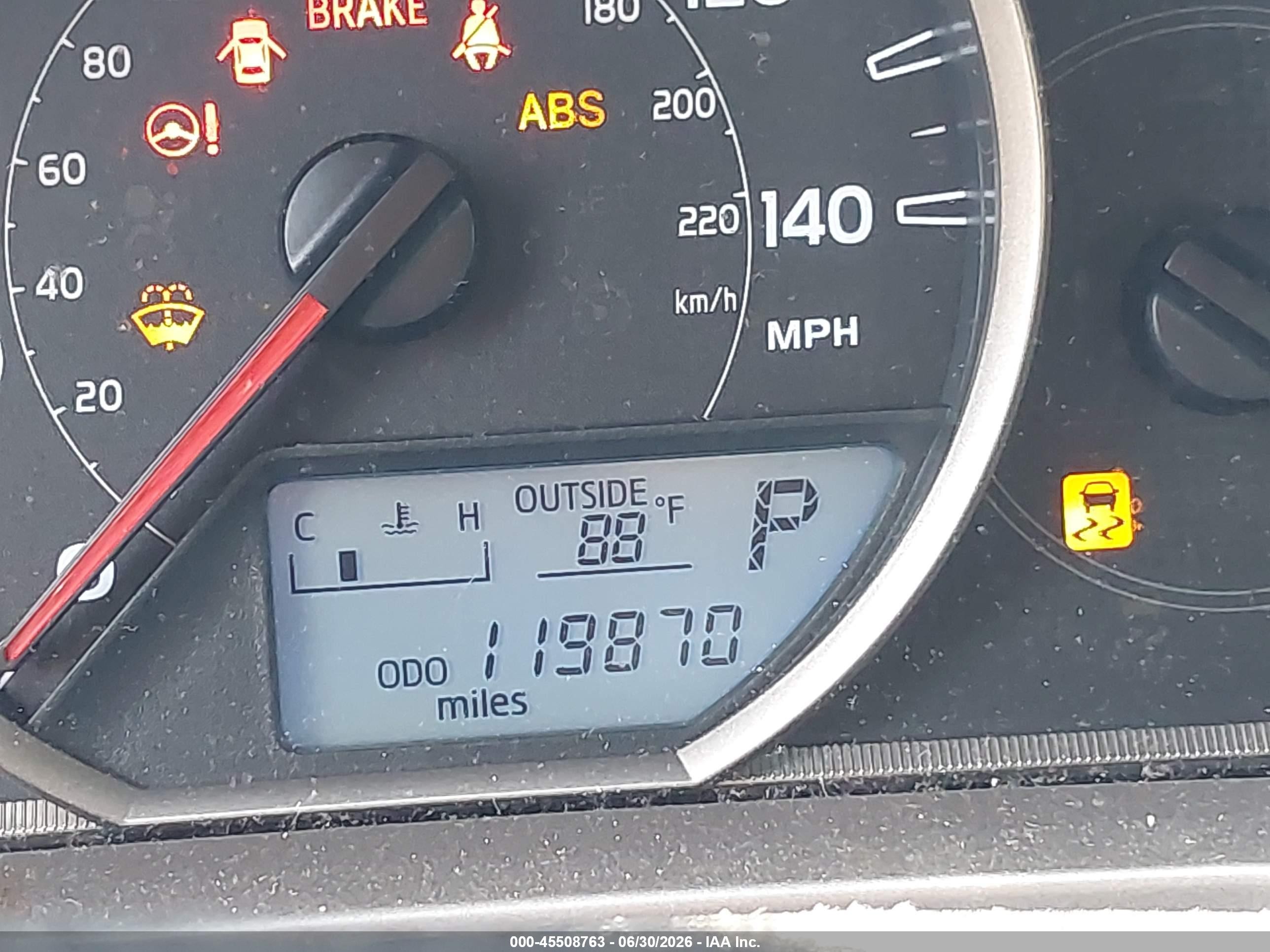 2014 Toyota Rav4 Le White vin: JTMZFREV5EJ007297