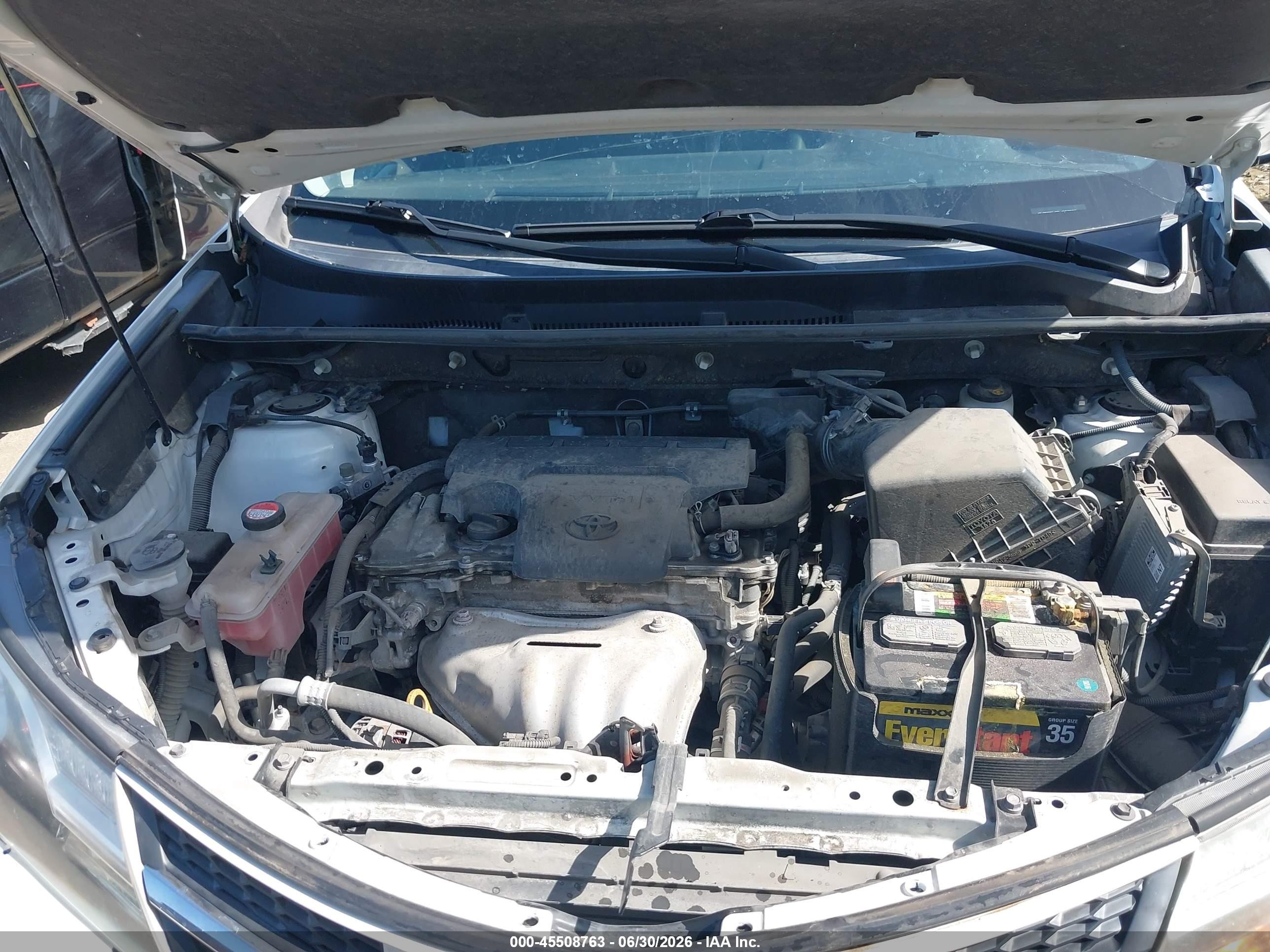 2014 Toyota Rav4 Le White vin: JTMZFREV5EJ007297