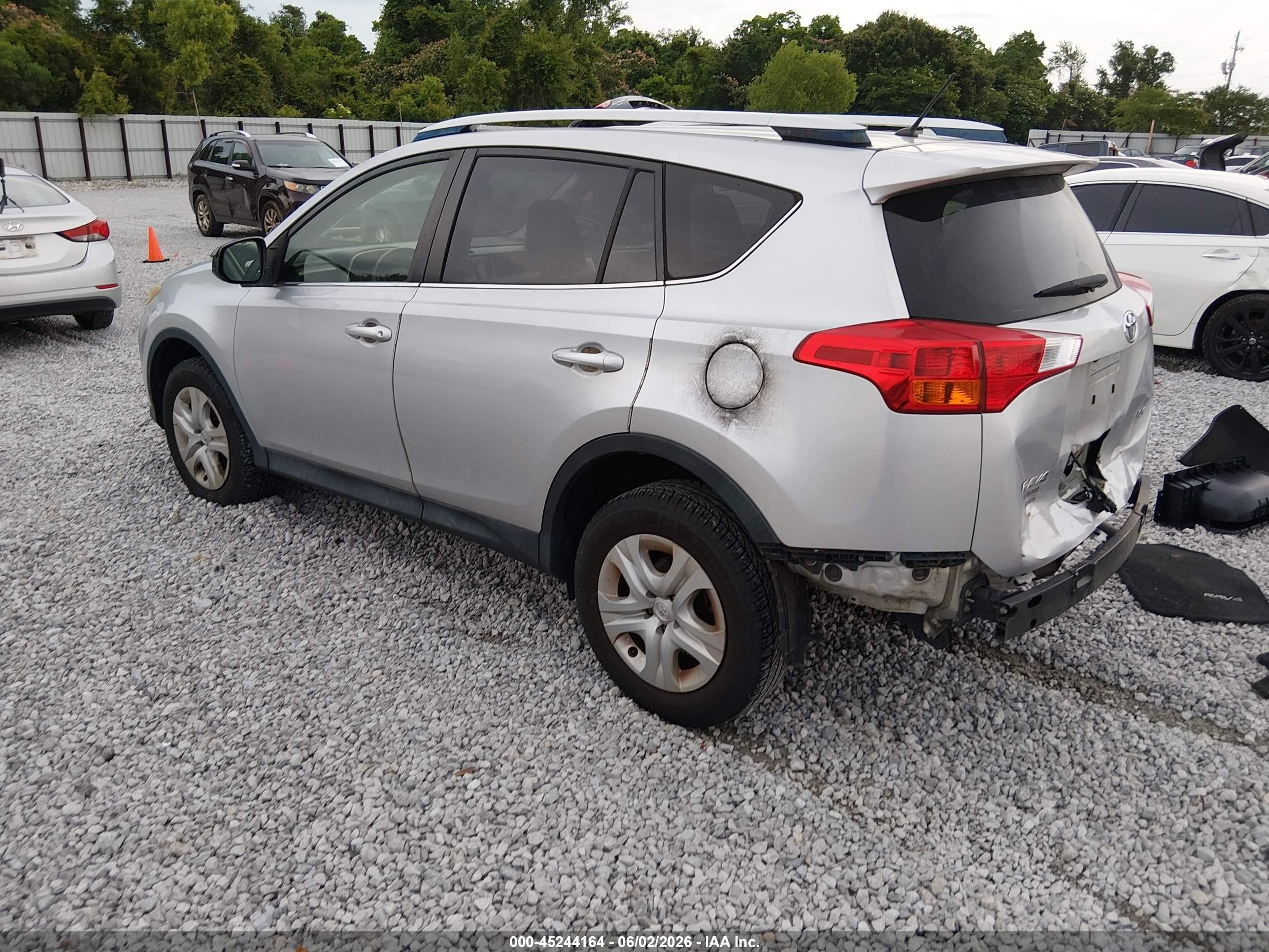 2014 Toyota Rav4 Le Silver vin: JTMZFREV5EJ009079