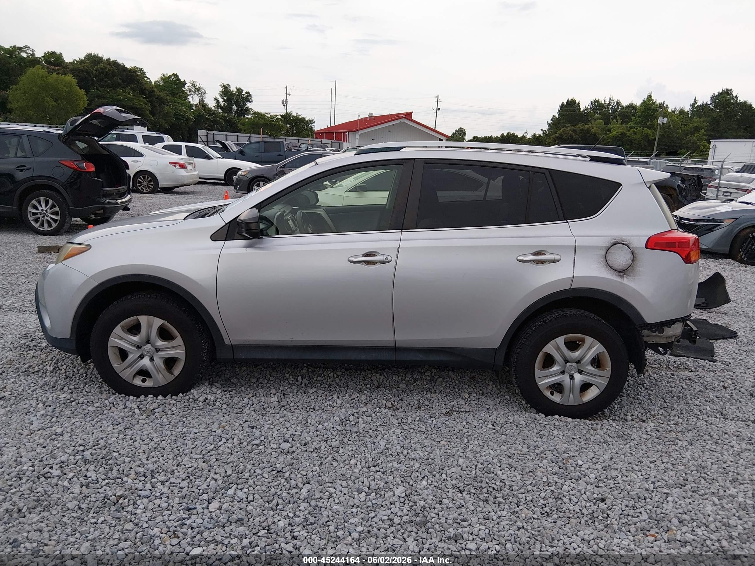 2014 Toyota Rav4 Le Silver vin: JTMZFREV5EJ009079