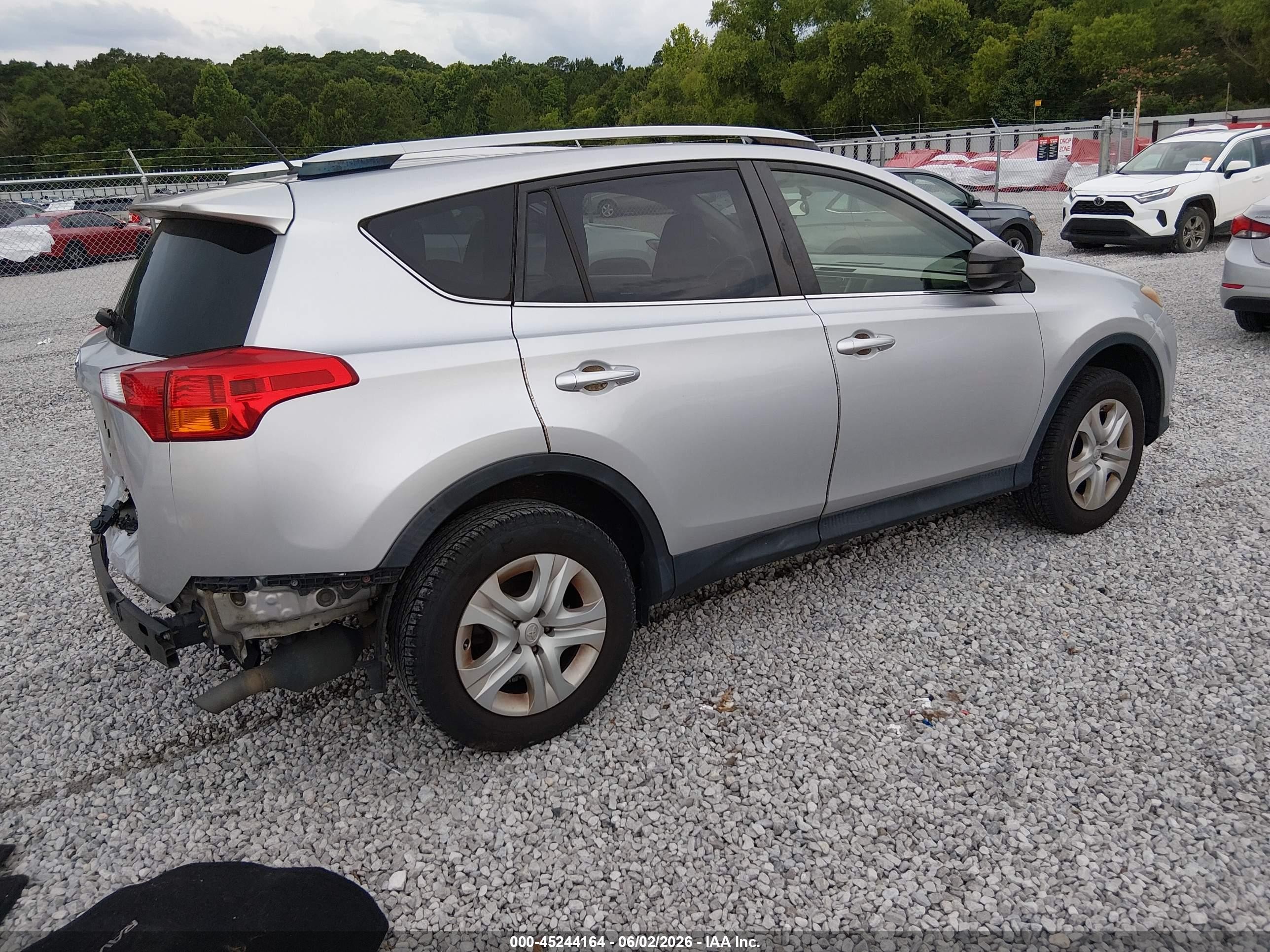 2014 Toyota Rav4 Le Silver vin: JTMZFREV5EJ009079