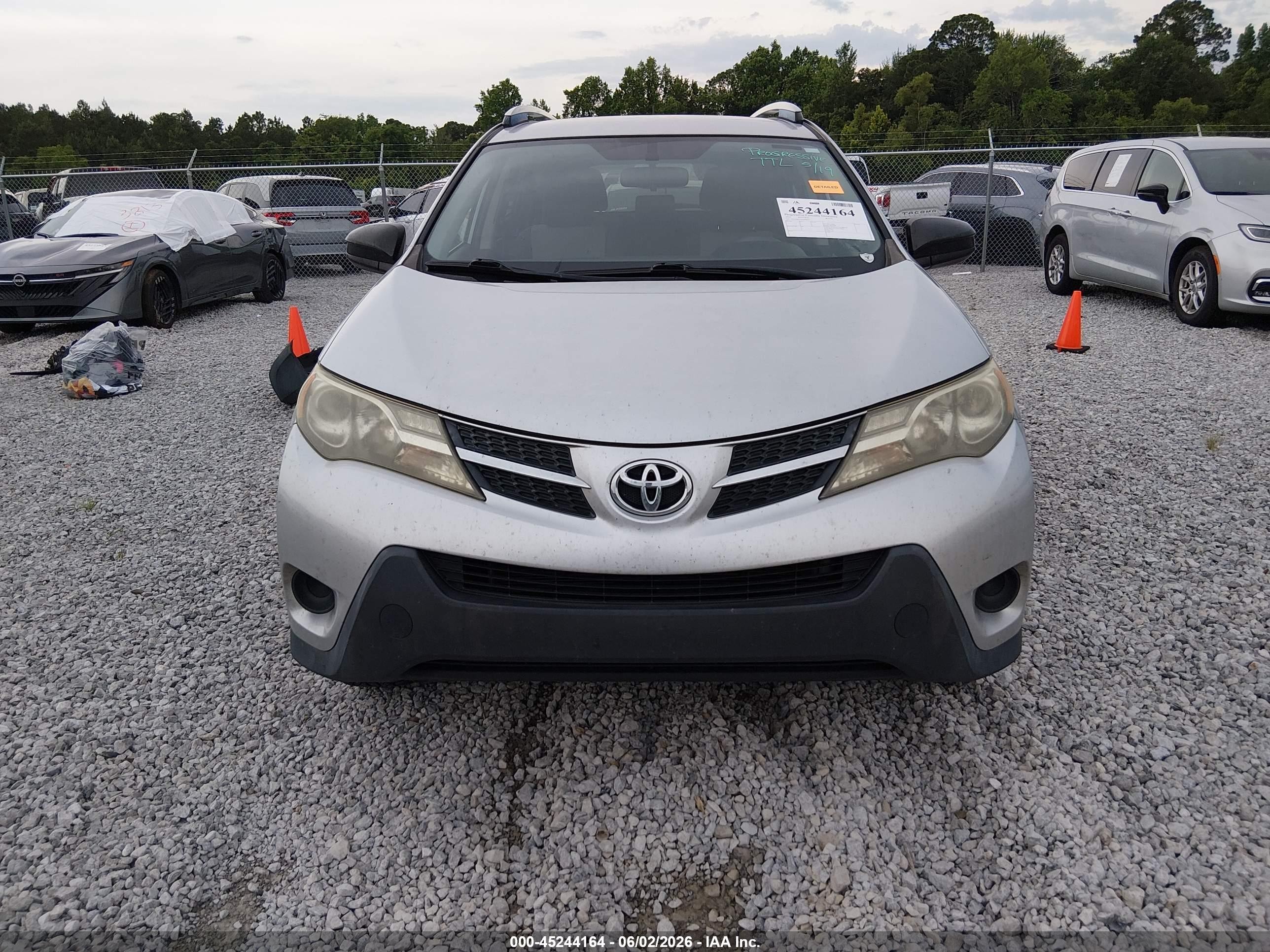 2014 Toyota Rav4 Le Silver vin: JTMZFREV5EJ009079