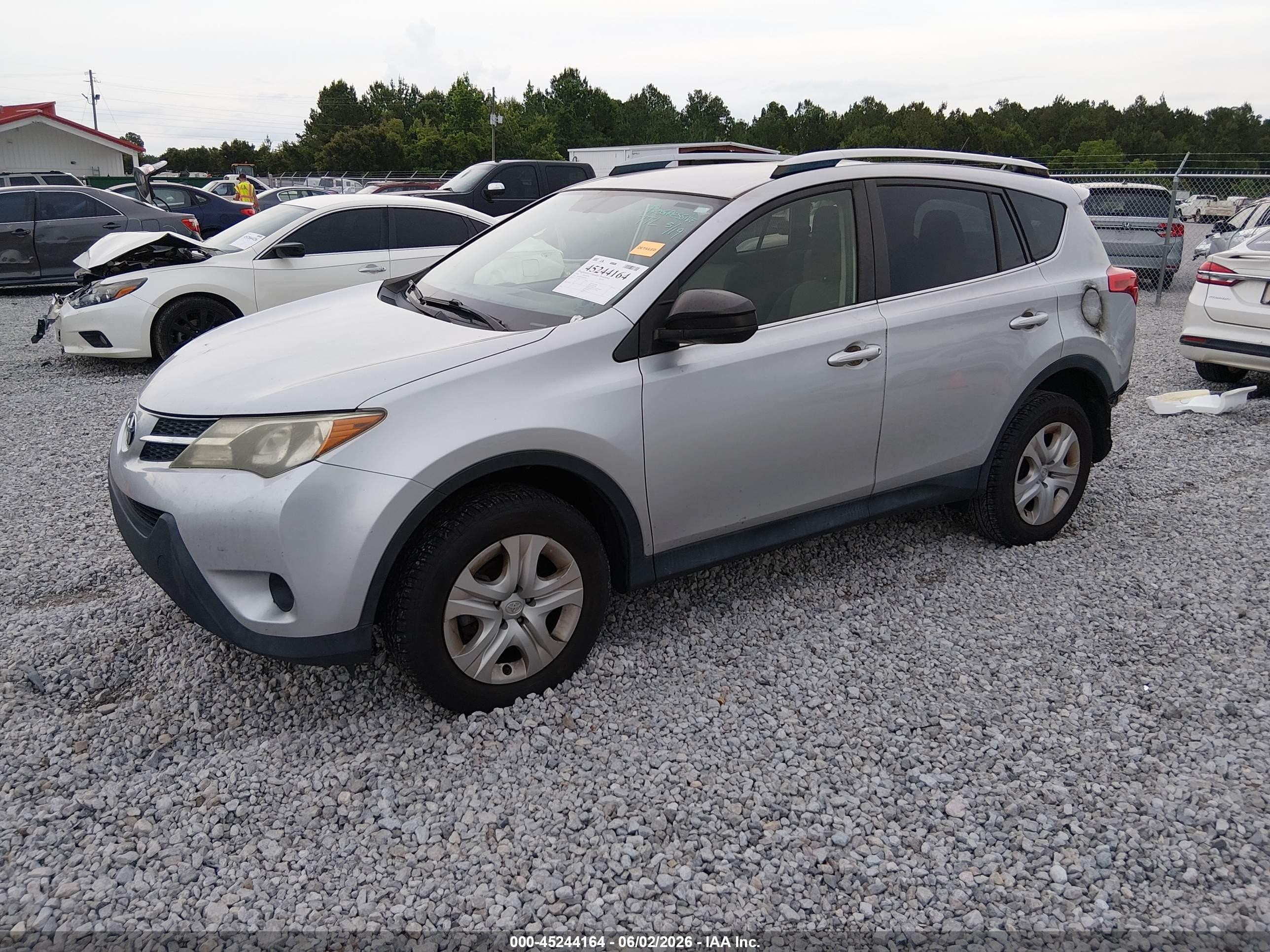 2014 Toyota Rav4 Le Silver vin: JTMZFREV5EJ009079
