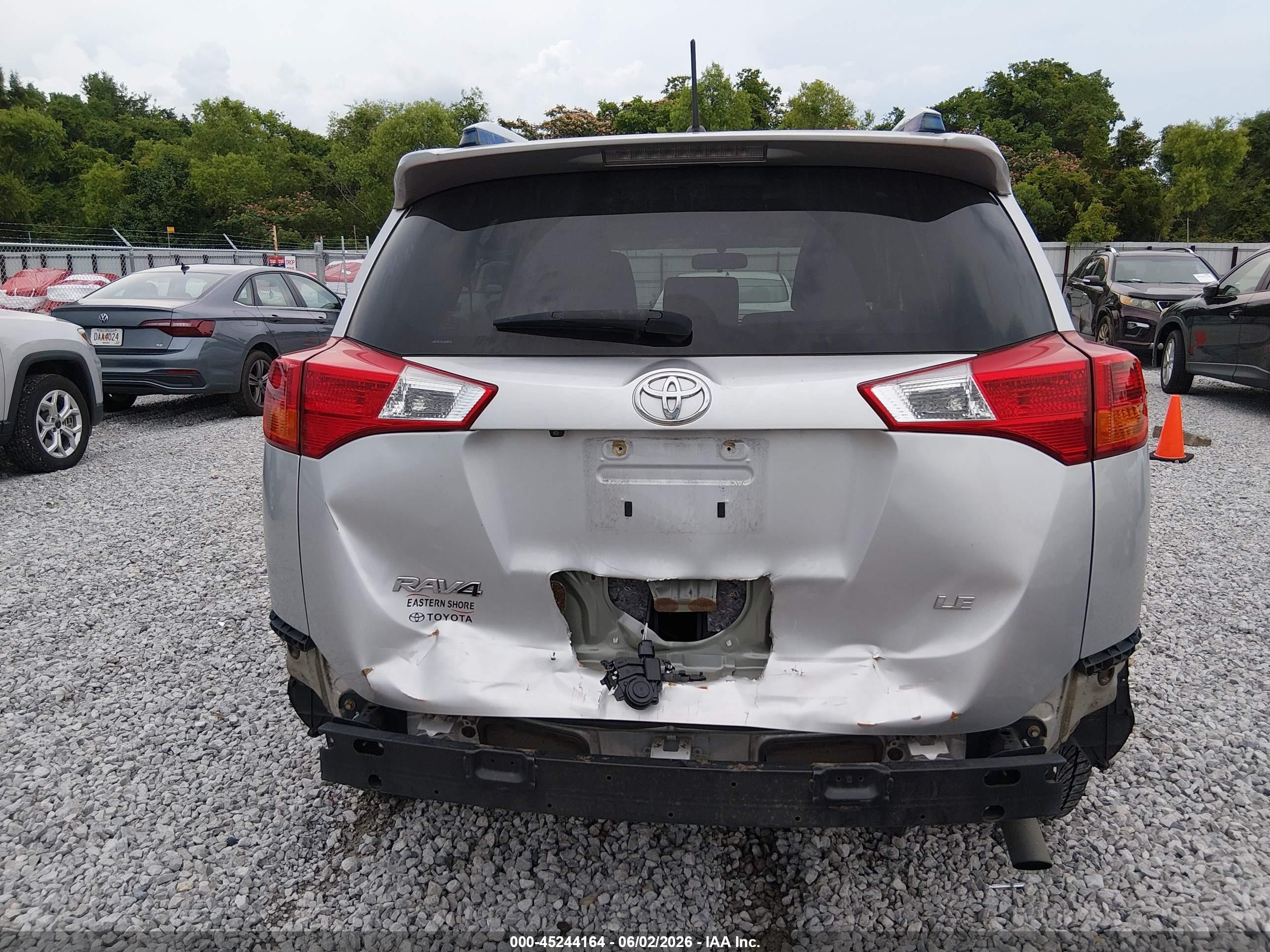 2014 Toyota Rav4 Le Silver vin: JTMZFREV5EJ009079