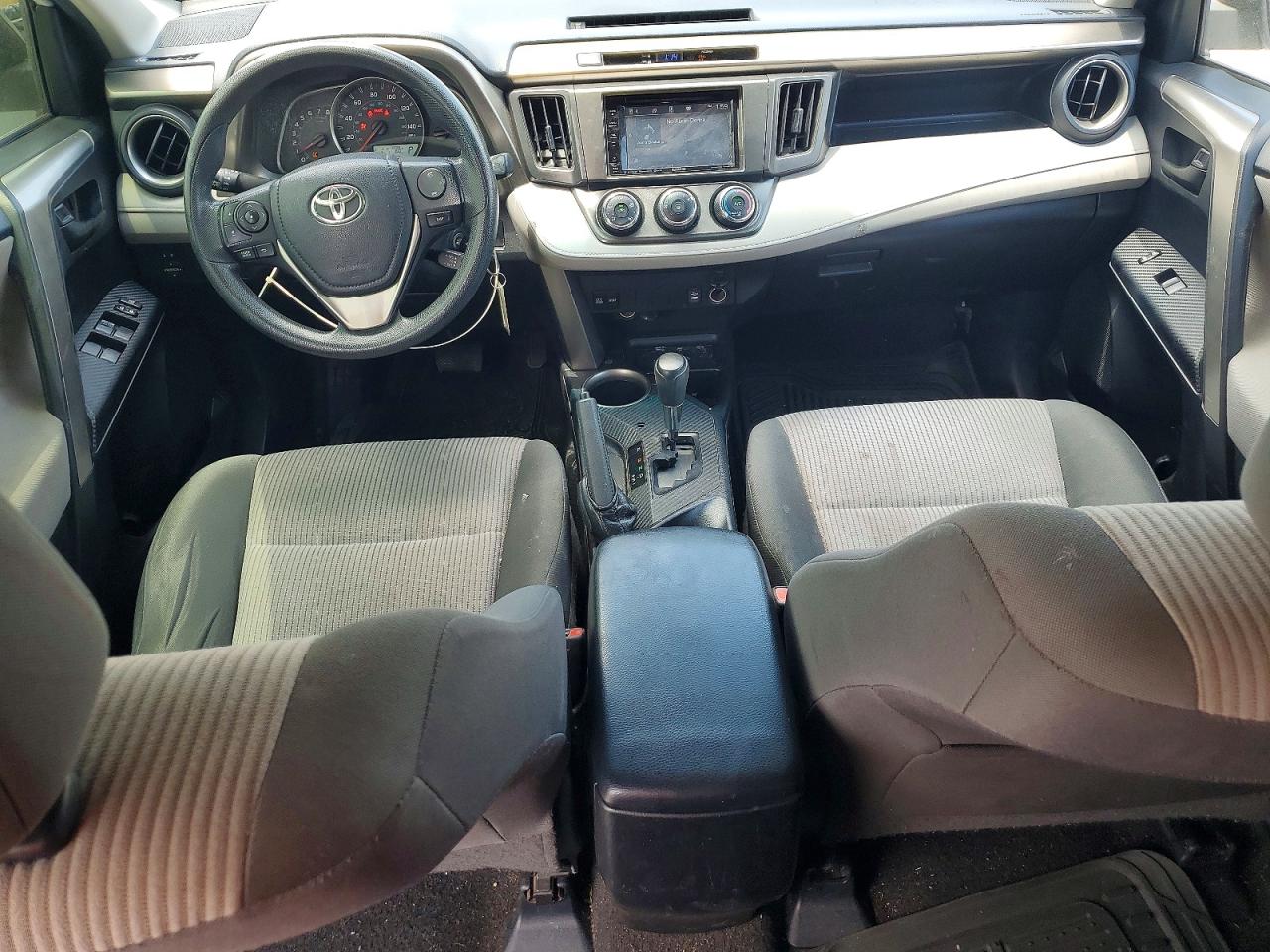 2014 Toyota Rav4 Le White vin: JTMZFREV5EJ014606