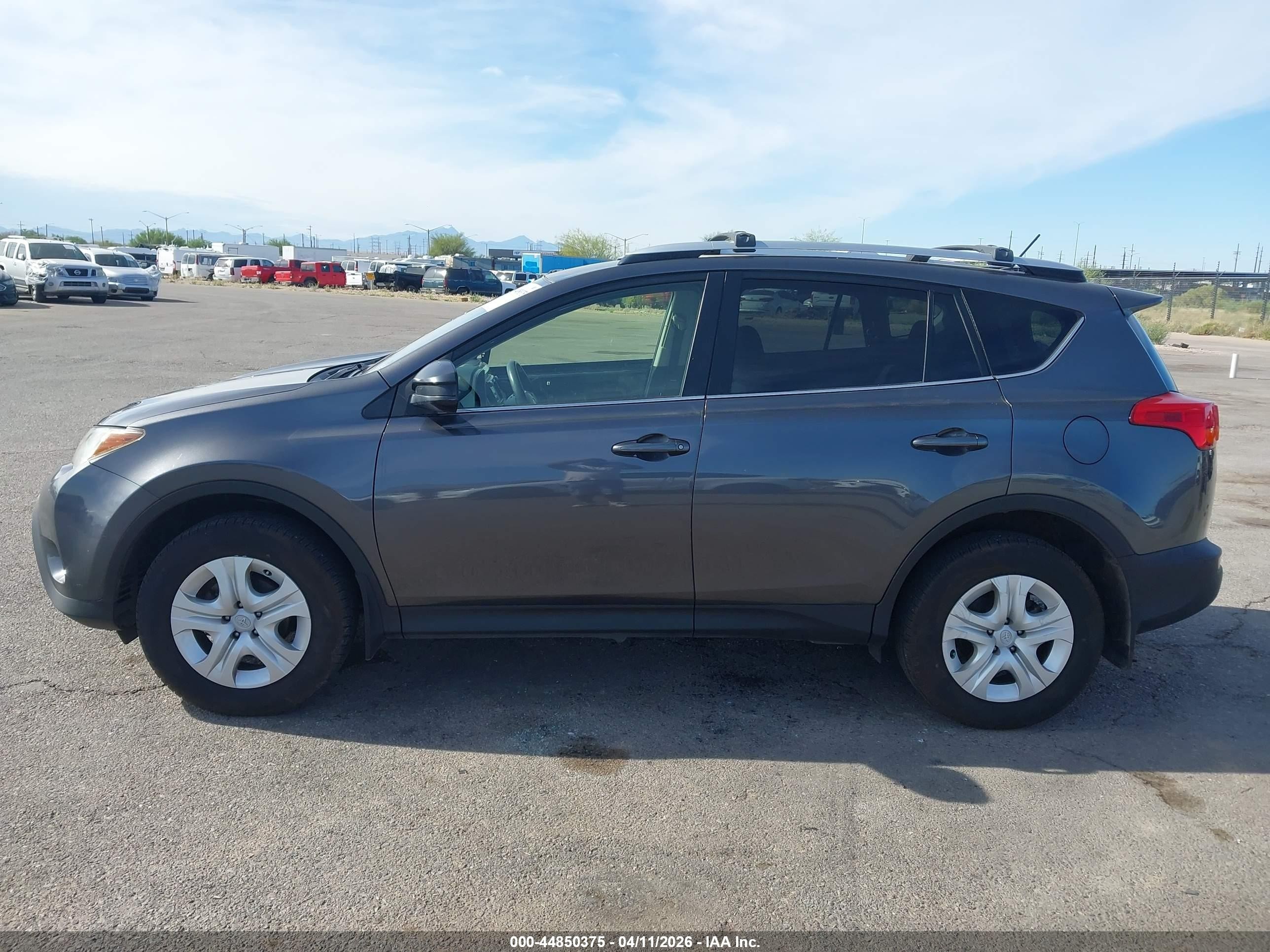 2014 Toyota Rav4 Le Серый vin: JTMZFREV5EJ016310