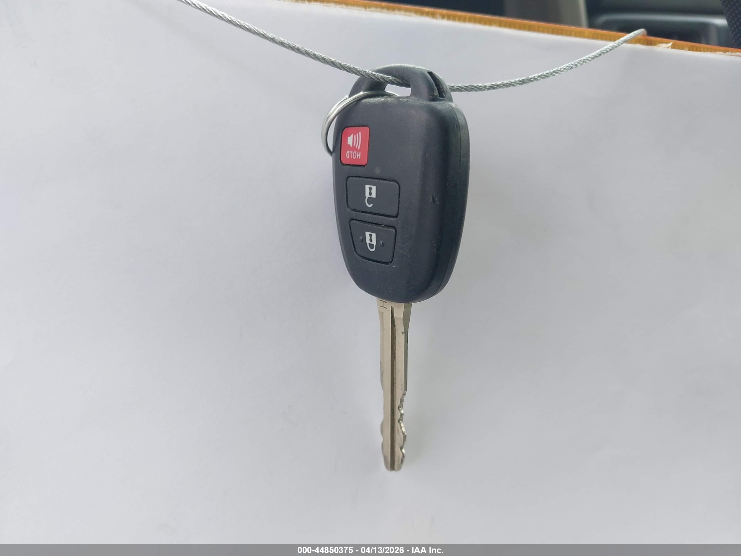 2014 Toyota Rav4 Le Серый vin: JTMZFREV5EJ016310