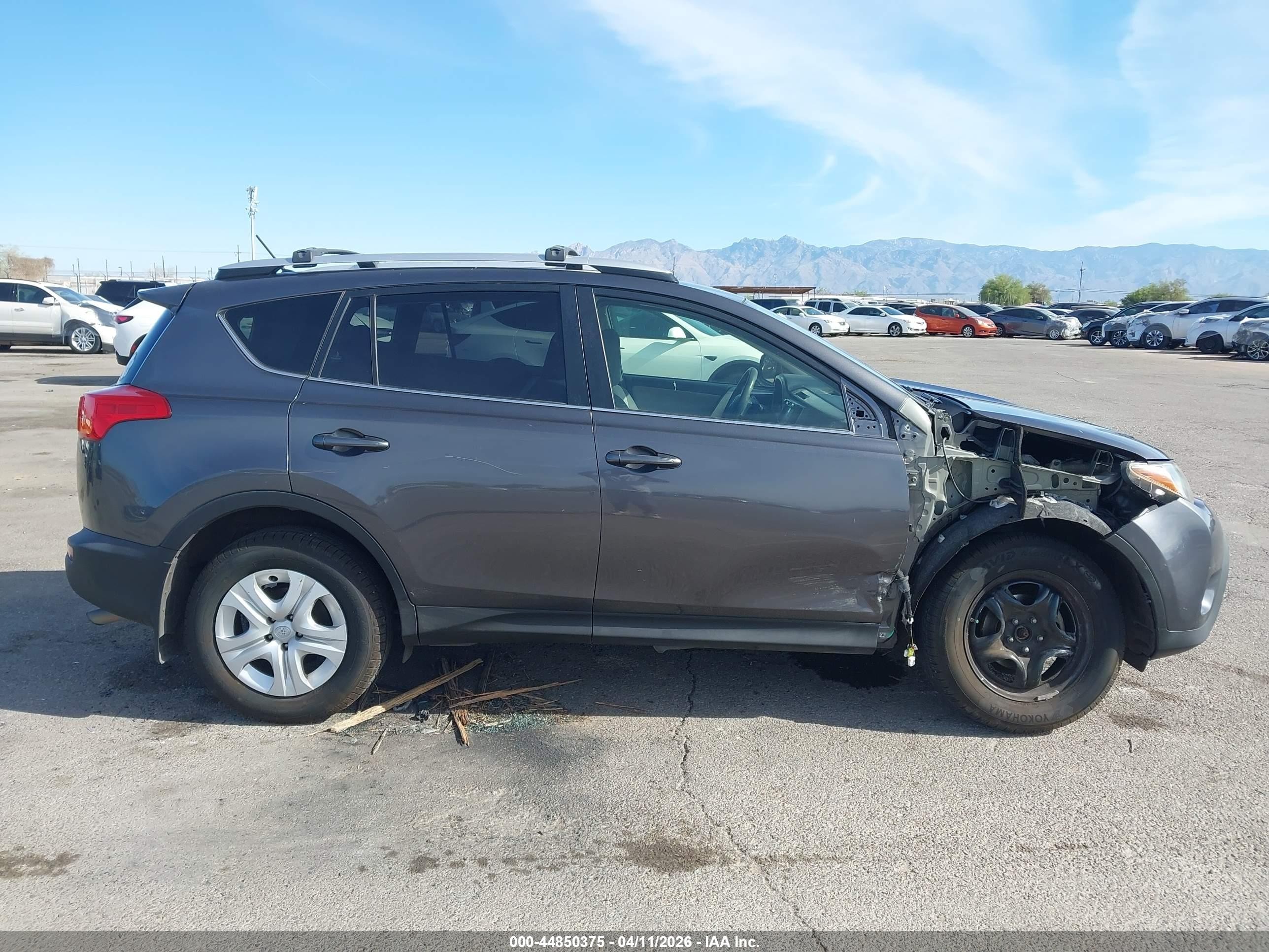 2014 Toyota Rav4 Le Серый vin: JTMZFREV5EJ016310
