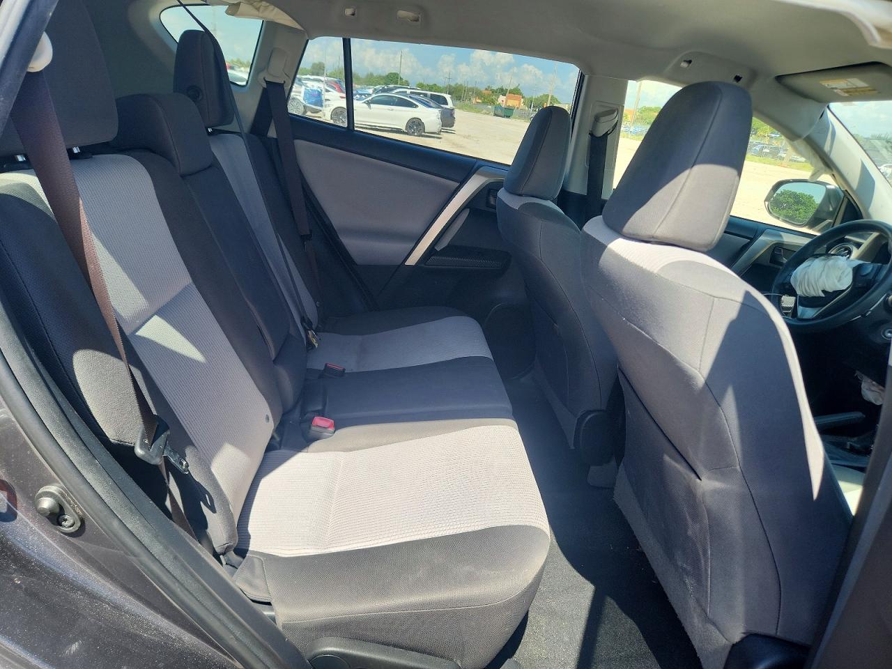 2014 Toyota Rav4 Le Gray vin: JTMZFREV5EJ019045
